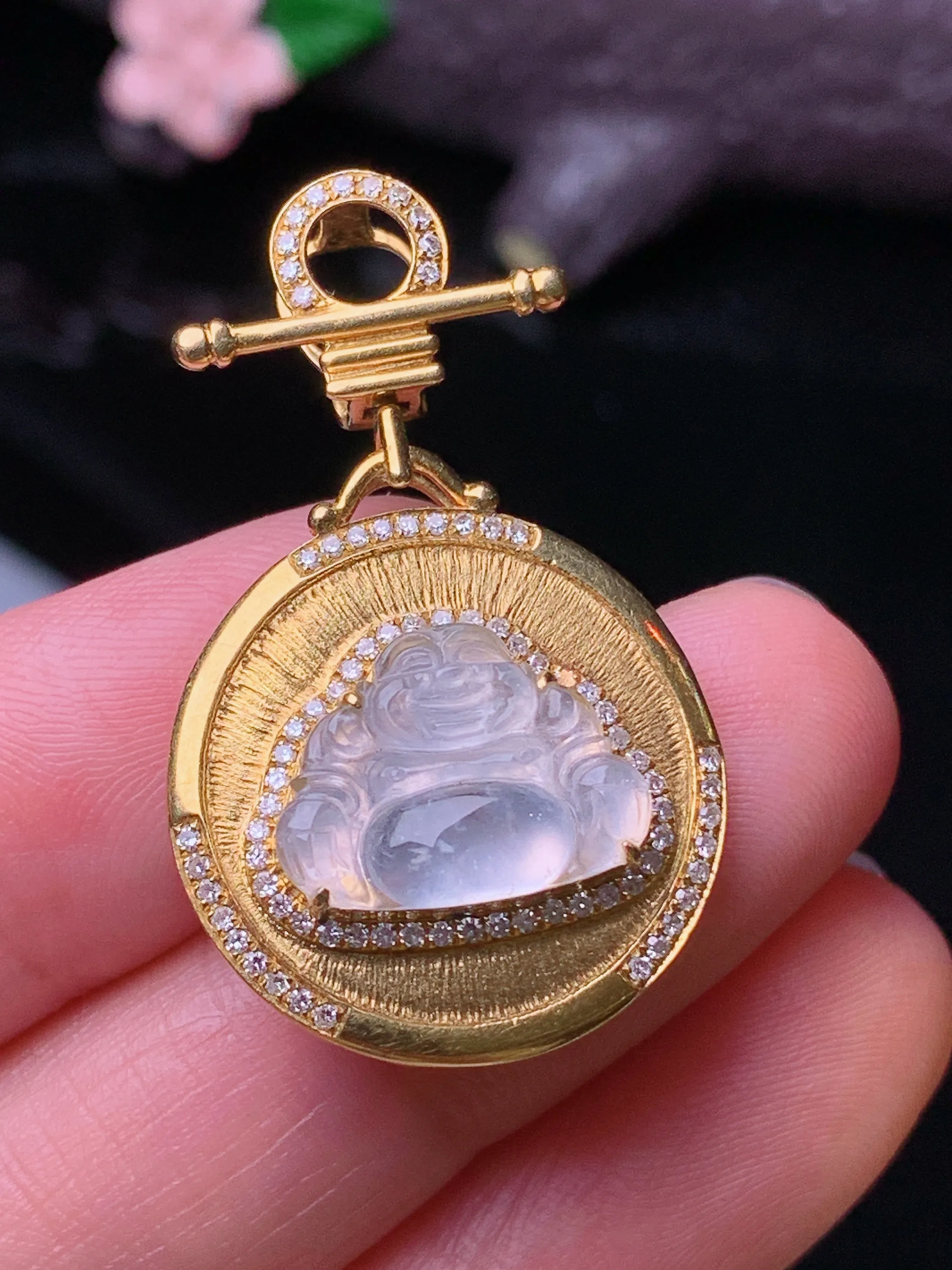 18k金钻镶嵌冰种佛公吊坠 玉质细腻 色泽清新艳丽 整体尺寸33.3*20.6*7.2