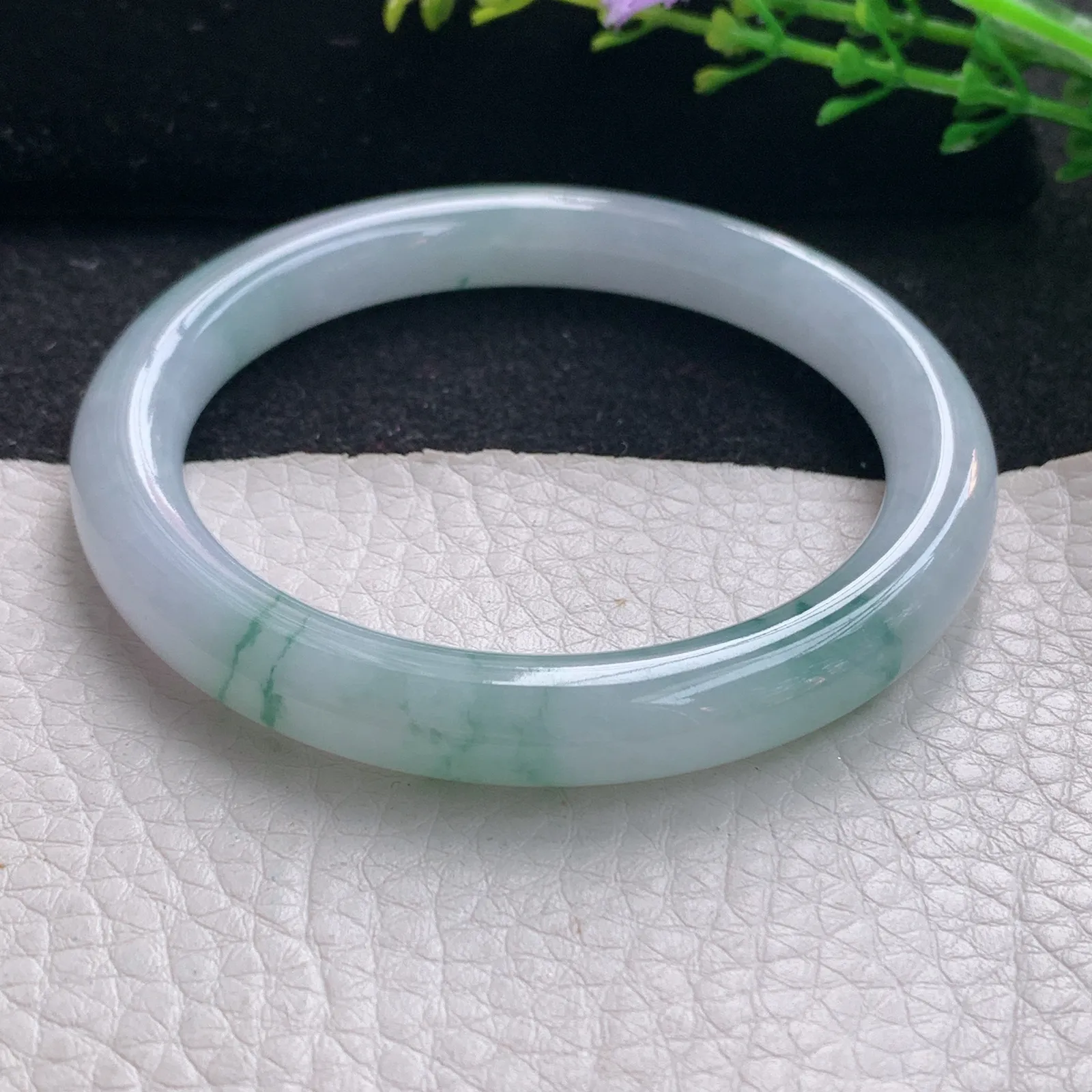 mq自然光53*8.4*8.2美人镯 天然缅甸翡翠冰飘花圆条珠宝玉手镯 叮当镯