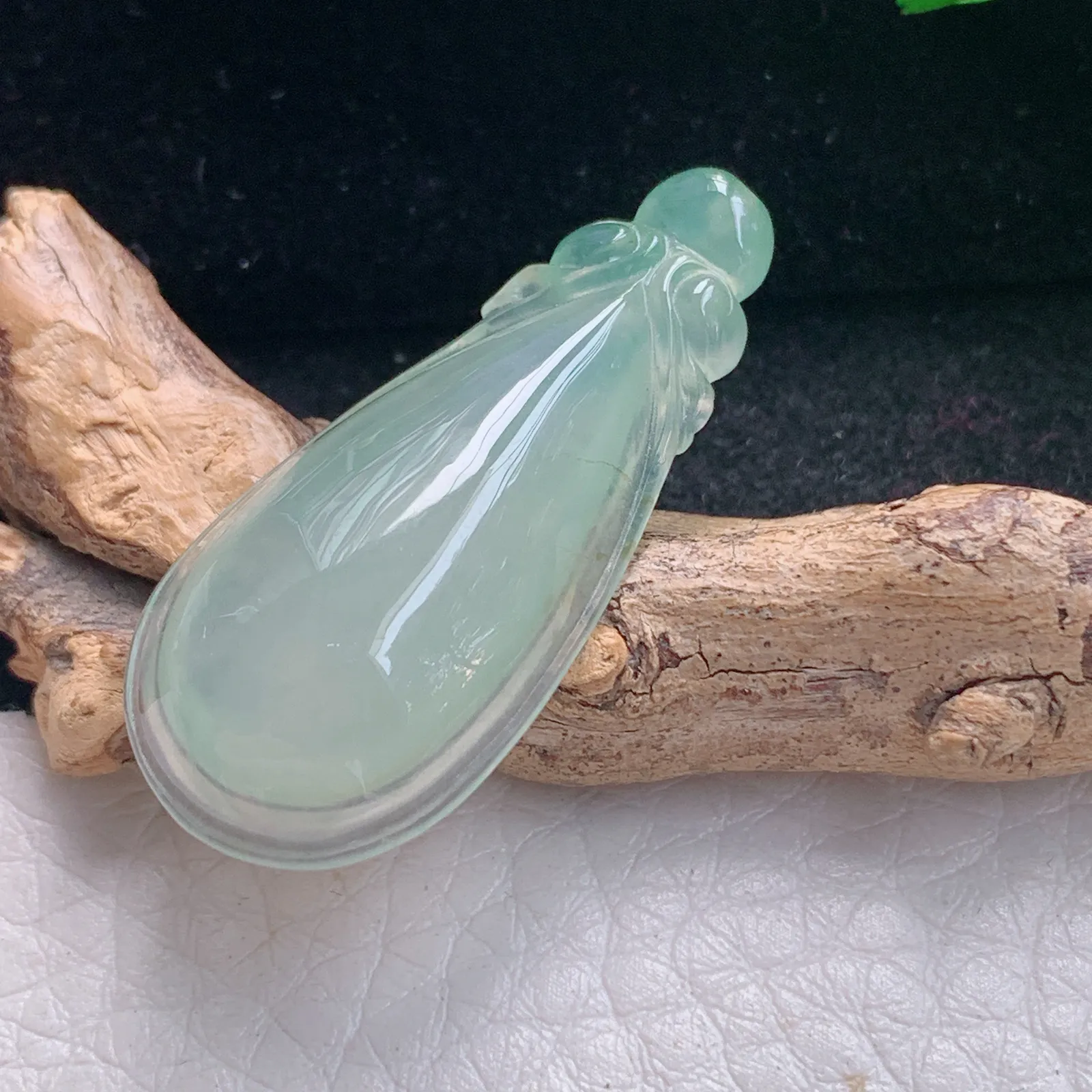 gp实拍33.5*15.5*6.2缅甸翡翠a货精雕冰晴水滴玉吊坠 玉挂件