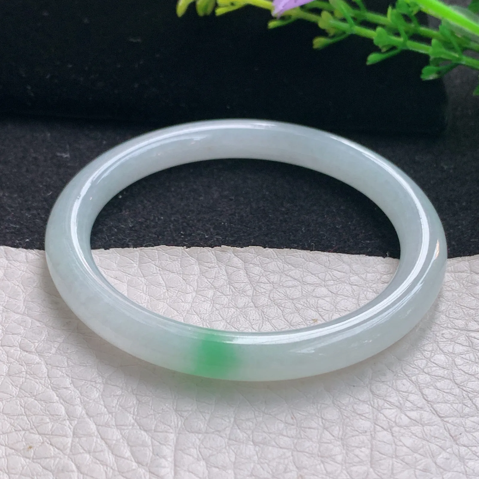 n小圈口51.5*6.8*7.2美人镯 翡翠a货玉手镯飘绿圆条珠宝玉手环