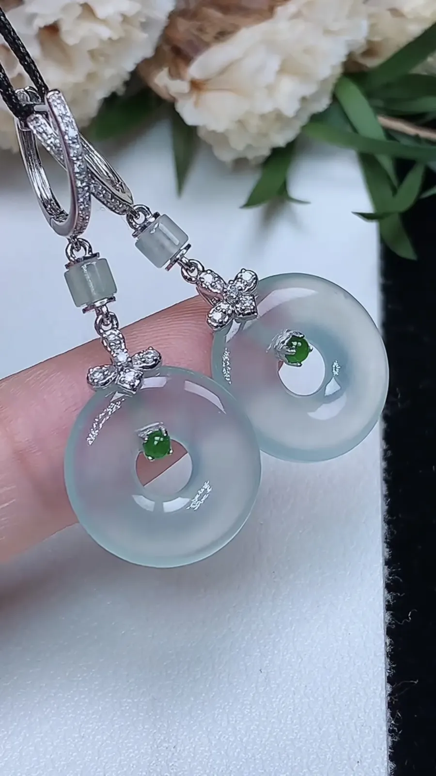 翡翠a货18k金高冰种白冰平安环耳坠，尺寸14-2.3，重量:3.69g