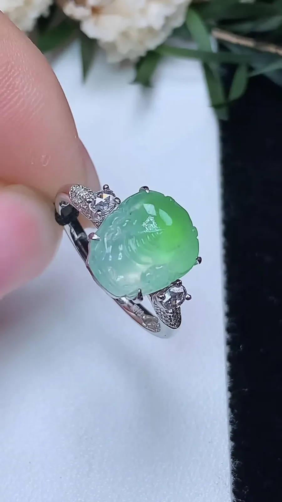 翡翠a货18k金冰种飘阳绿貔貅戒指，尺寸17.3-11.2-9.3，重量:3.00g