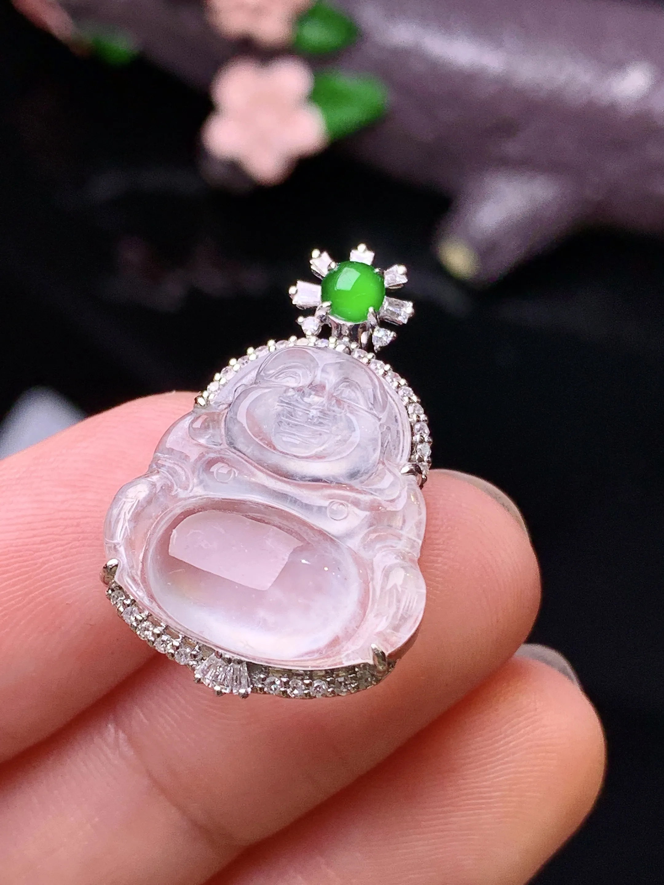 18k金钻镶嵌冰种佛公吊坠 玉质细腻 色泽清新艳丽 整体尺寸25.8*17*7.5