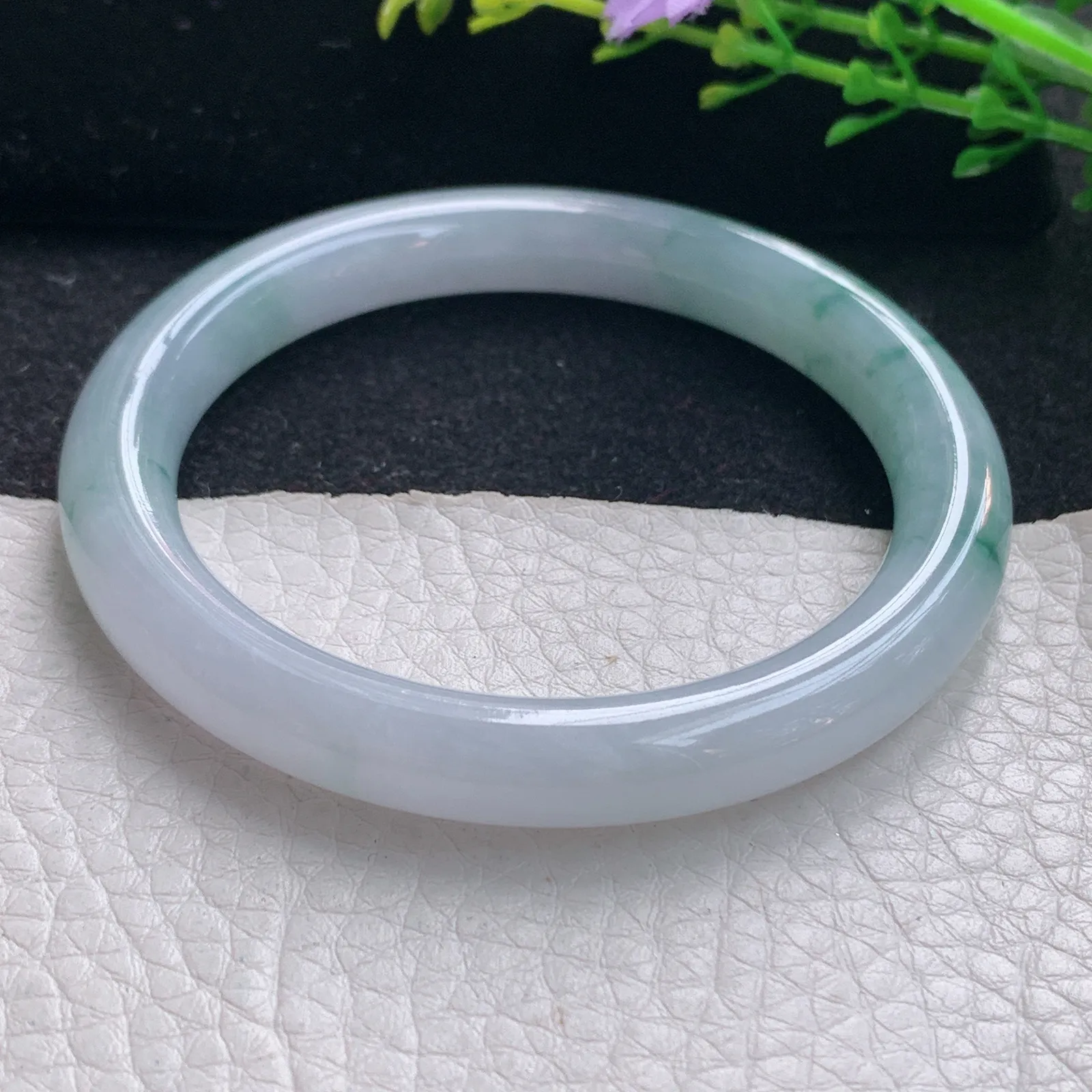 mq自然光53*8.4*8.2美人镯 天然缅甸翡翠冰飘花圆条珠宝玉手镯 叮当镯