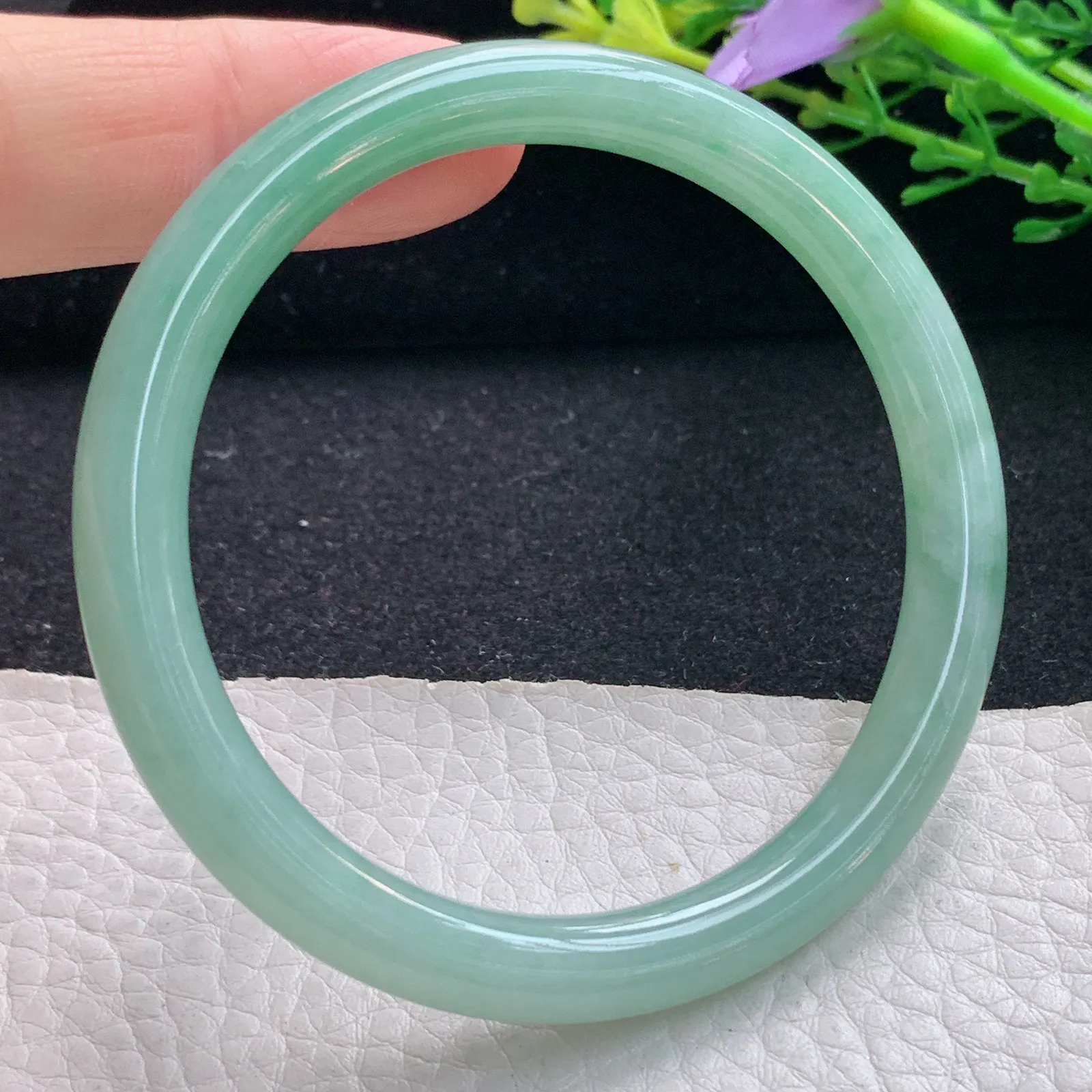 n自然光54*7*7.2叮当镯 翡翠a货玉手镯满绿圆条珠宝玉手环 美人镯