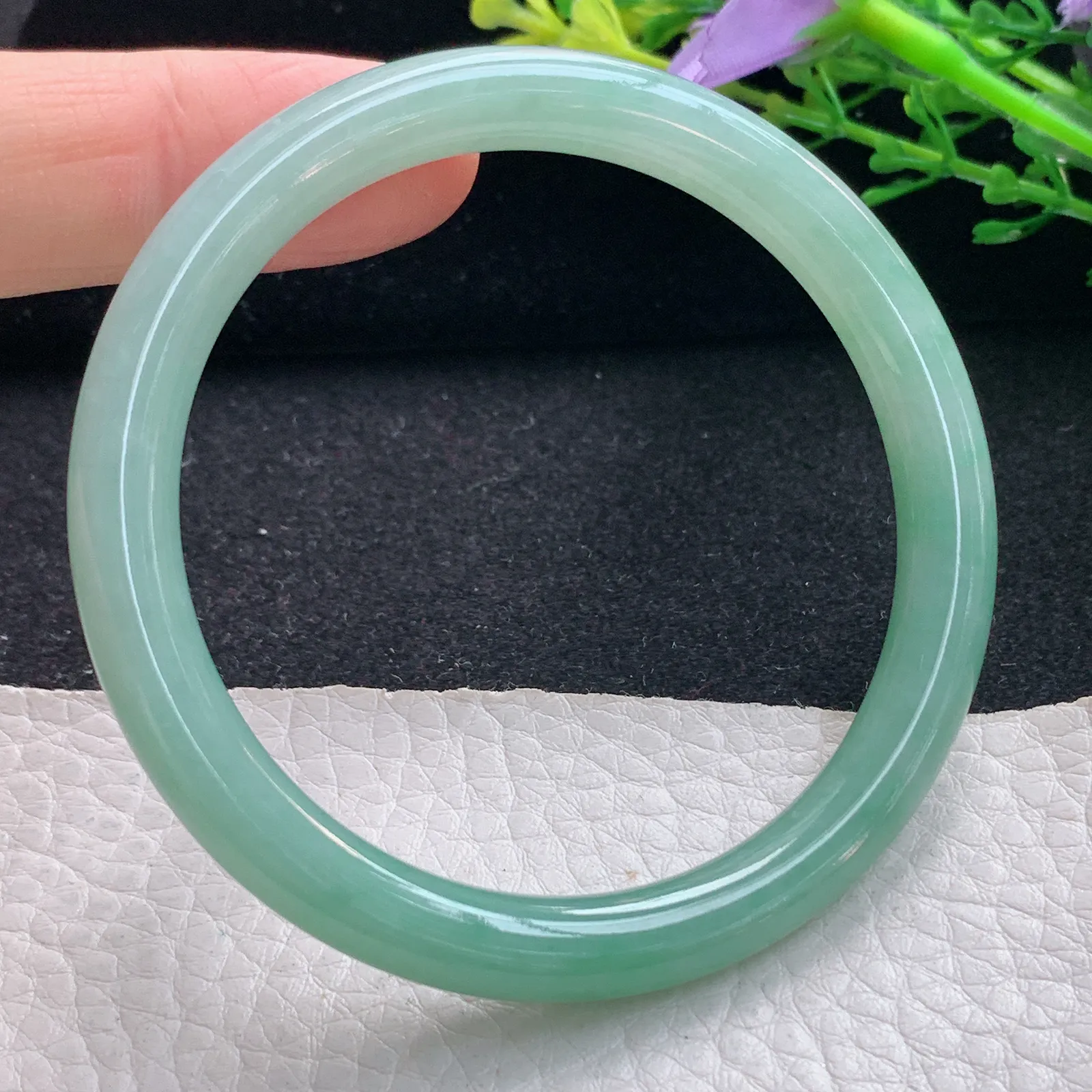 n自然光54*7*7.2叮当镯 翡翠a货玉手镯满绿圆条珠宝玉手环 美人镯