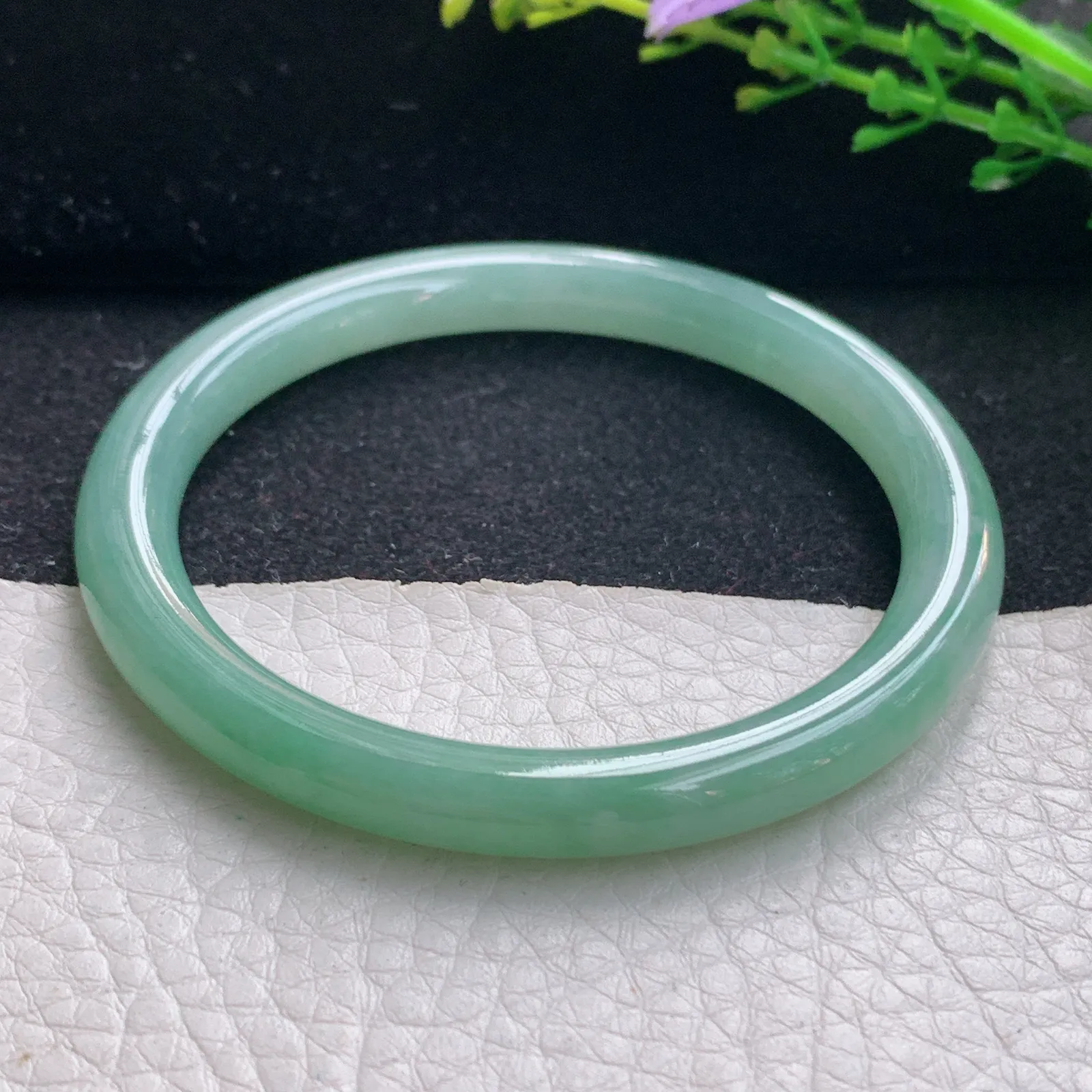 n自然光54*7*7.2叮当镯 翡翠a货玉手镯满绿圆条珠宝玉手环 美人镯