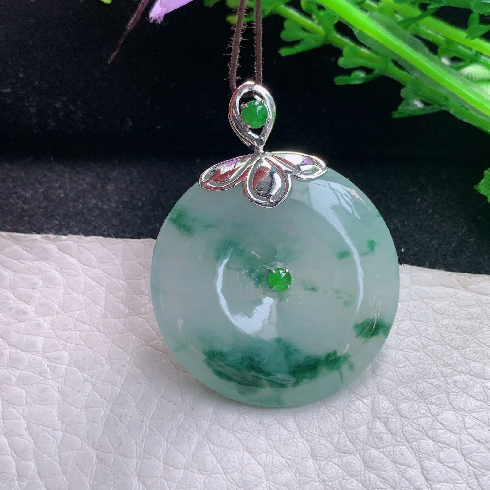 gp实拍42.6*33.2*6缅甸翡翠a货精雕冰飘花平安扣 玉扣玉吊坠 玉挂件