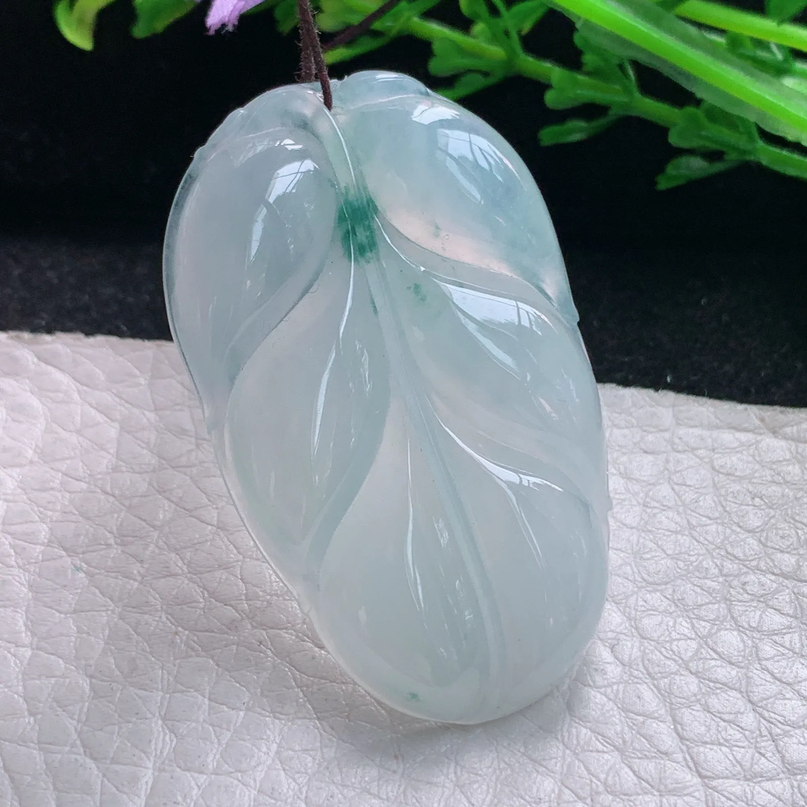 gp实拍46.3*28.5*5.5缅甸翡翠a货精雕冰飘花大业有成 树叶玉吊坠 玉挂件