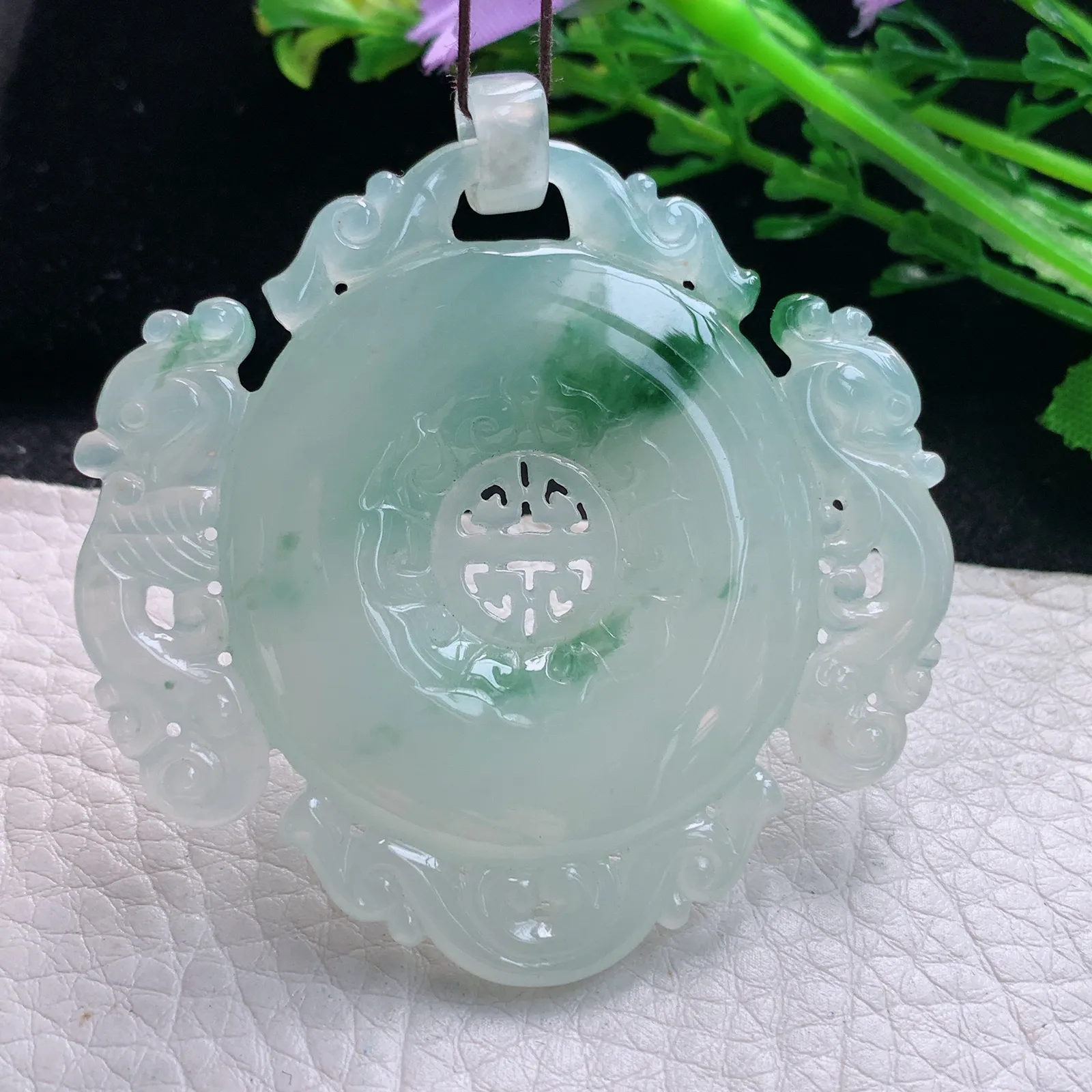 gp实拍53*55.5*6.2翡翠a货精雕缕空雕飘花玉佩玉吊坠 玉挂件