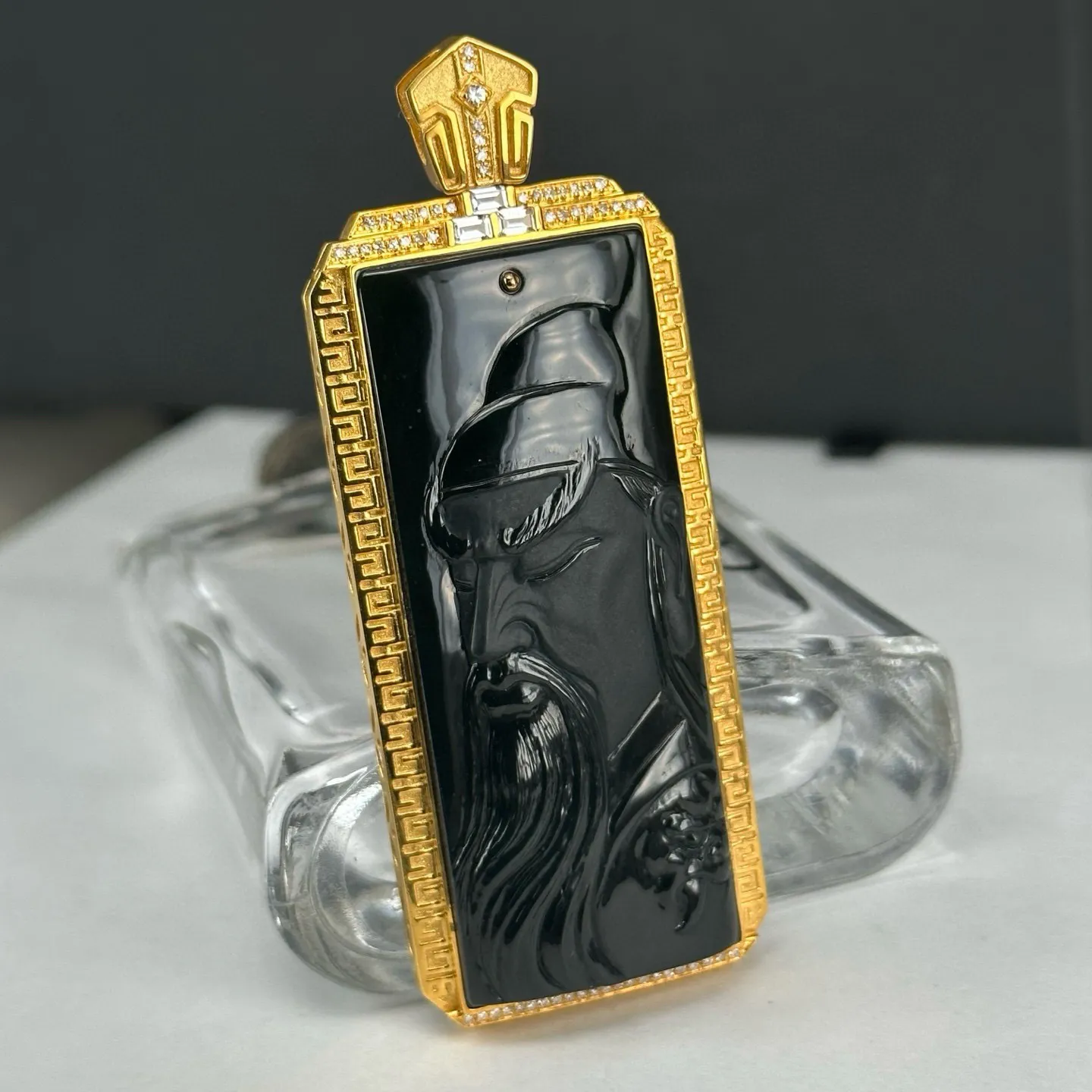 精品18k墨翠关公 种好色正 黑度极好 打灯通透 油性十足  尺寸76.9