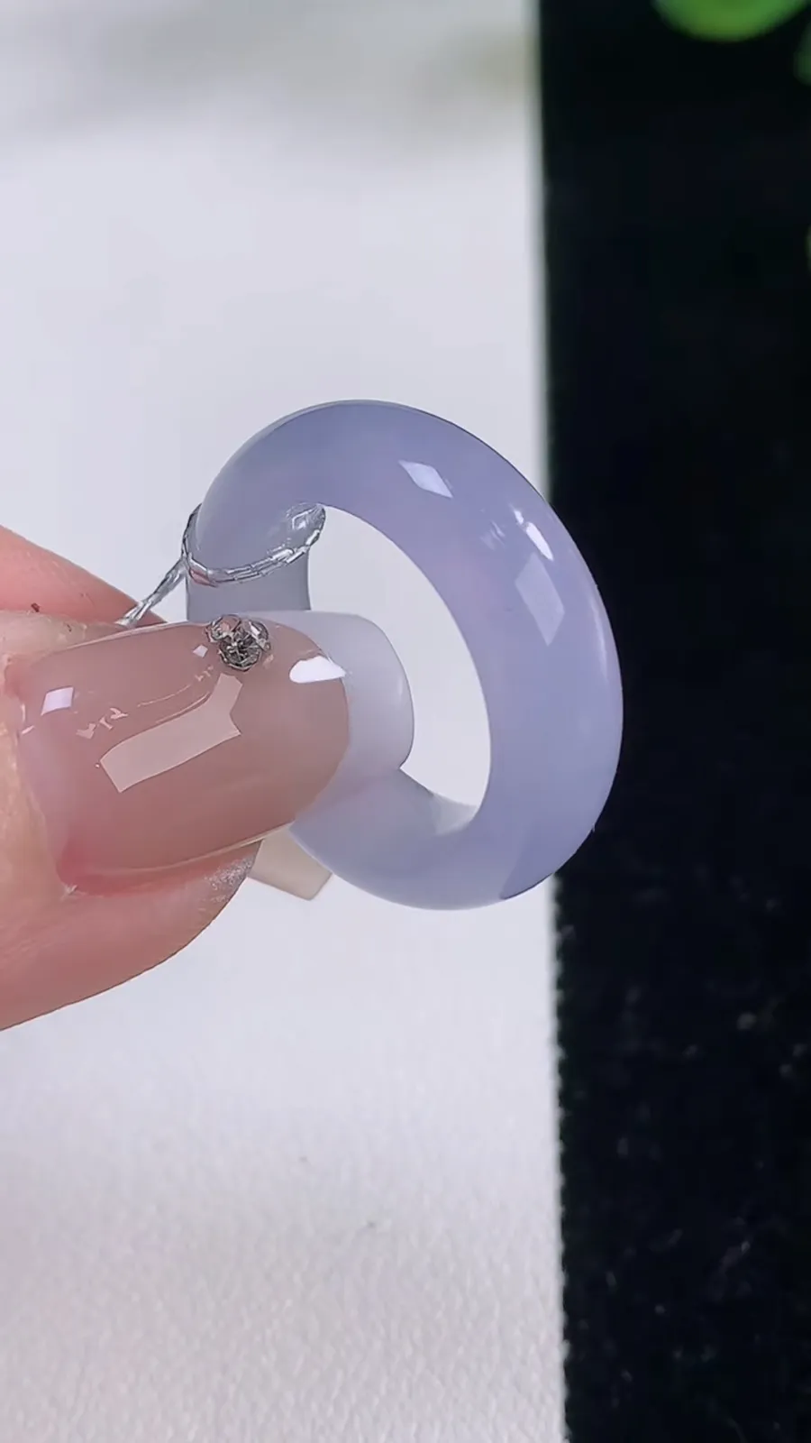 翡翠a货紫罗兰指环戒指，尺寸15.7-6.8-3.8，重量:4.76g