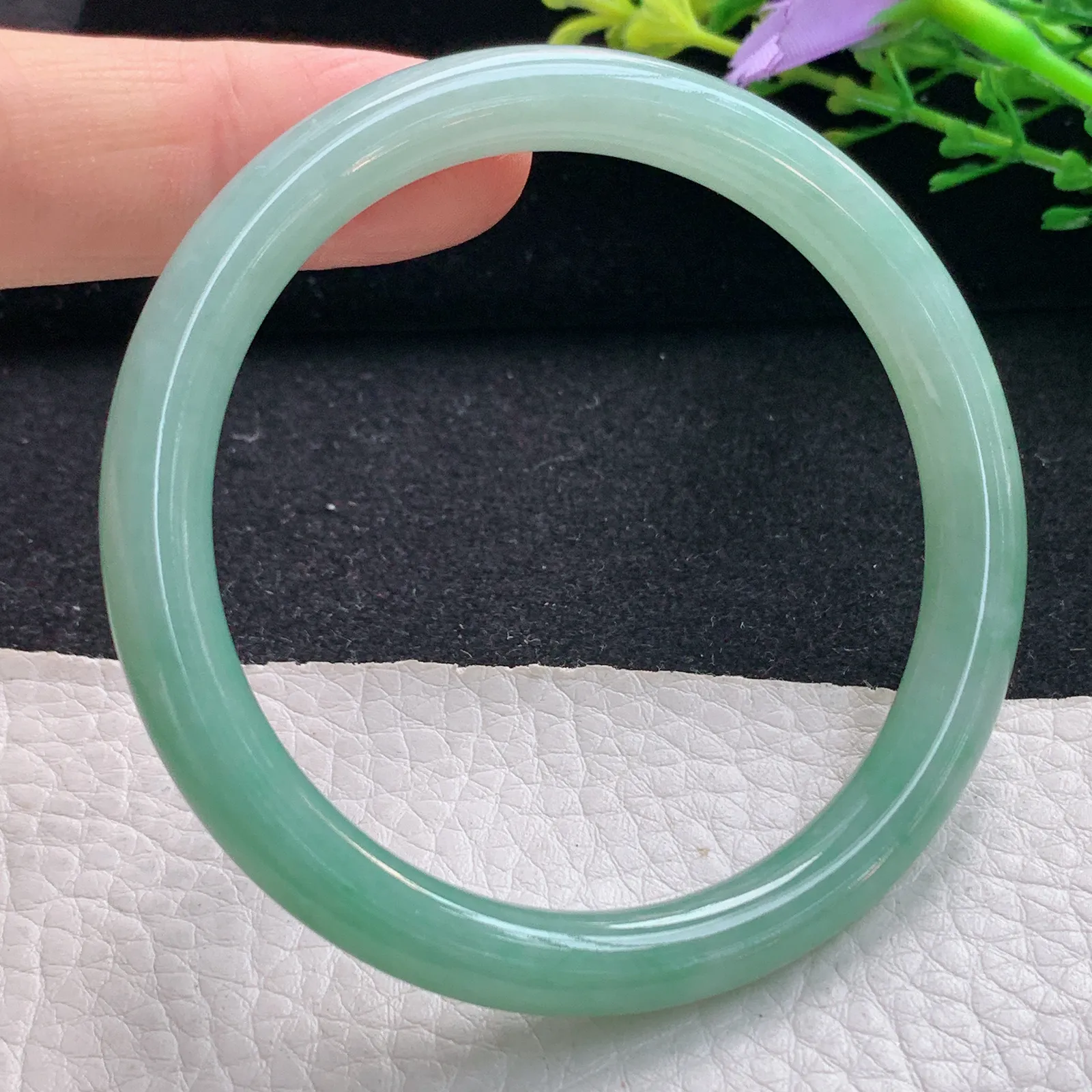 n自然光54*7*7.2叮当镯 翡翠a货玉手镯满绿圆条珠宝玉手环 美人镯