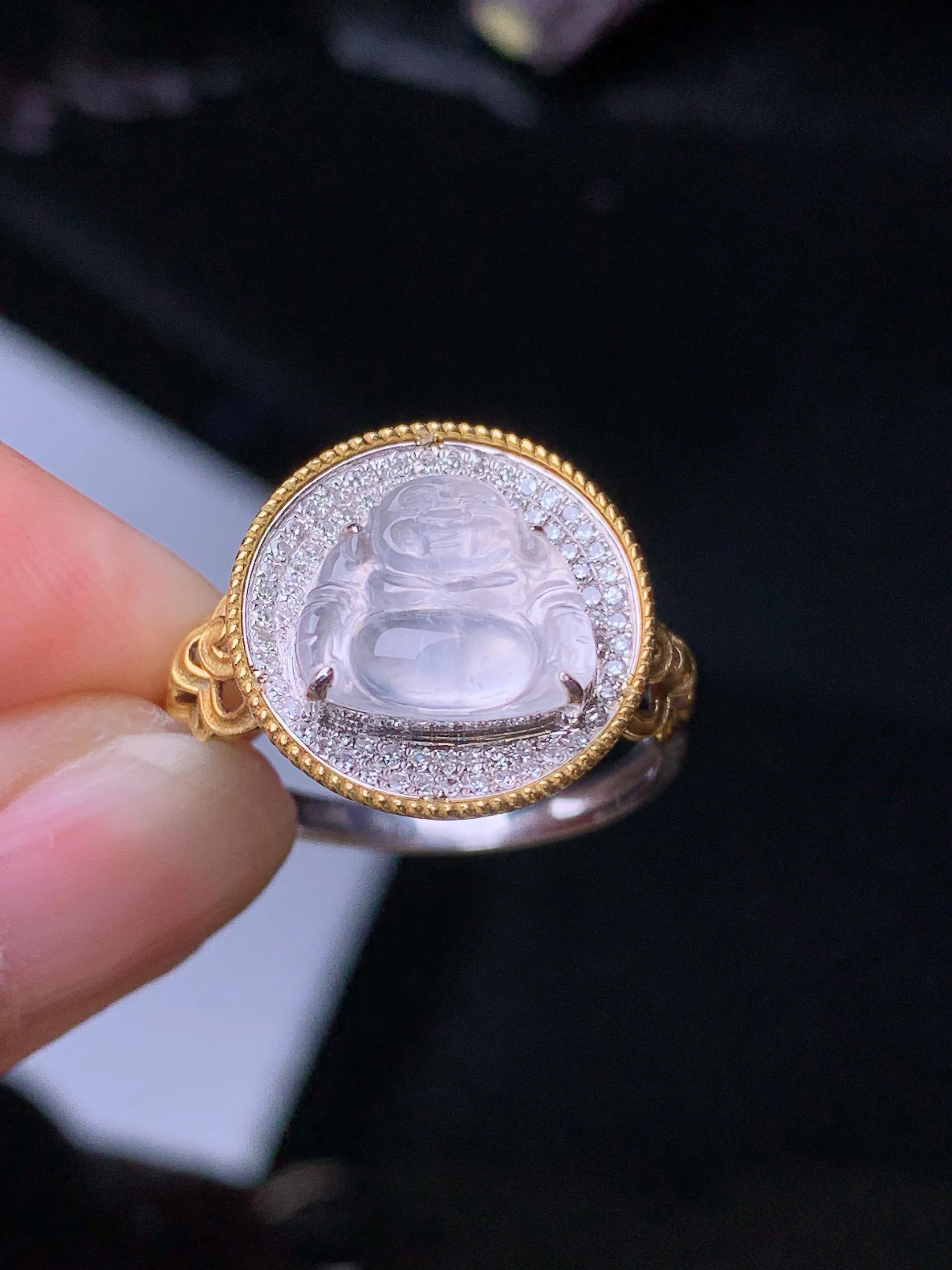 18k金钻镶嵌冰种佛公戒指 玉质细腻 色泽清新艳丽 圈口14 整体尺寸17.3*6.3