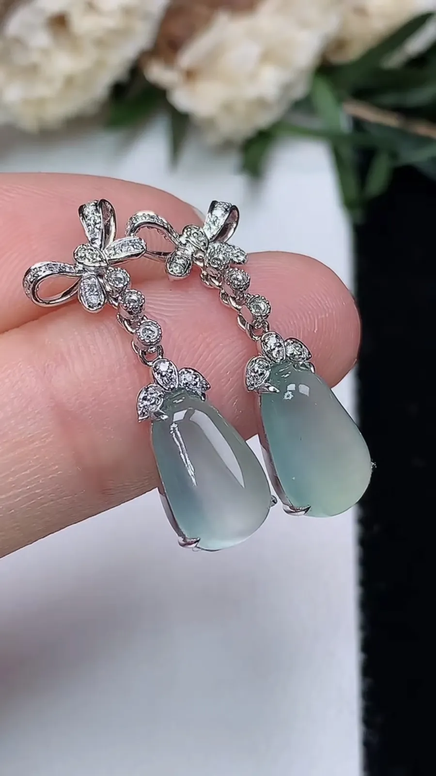 翡翠a货18k金冰种白冰福瓜耳坠，尺寸10.9-7-4，重量:2.84g