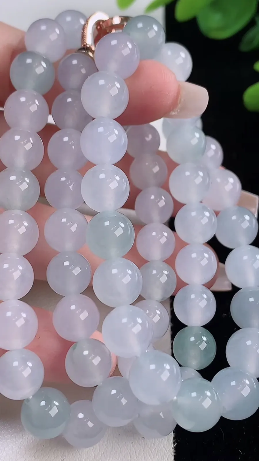 翡翠a货冰种飘花圆珠项链，尺寸8.2-61颗，重量:72.47g