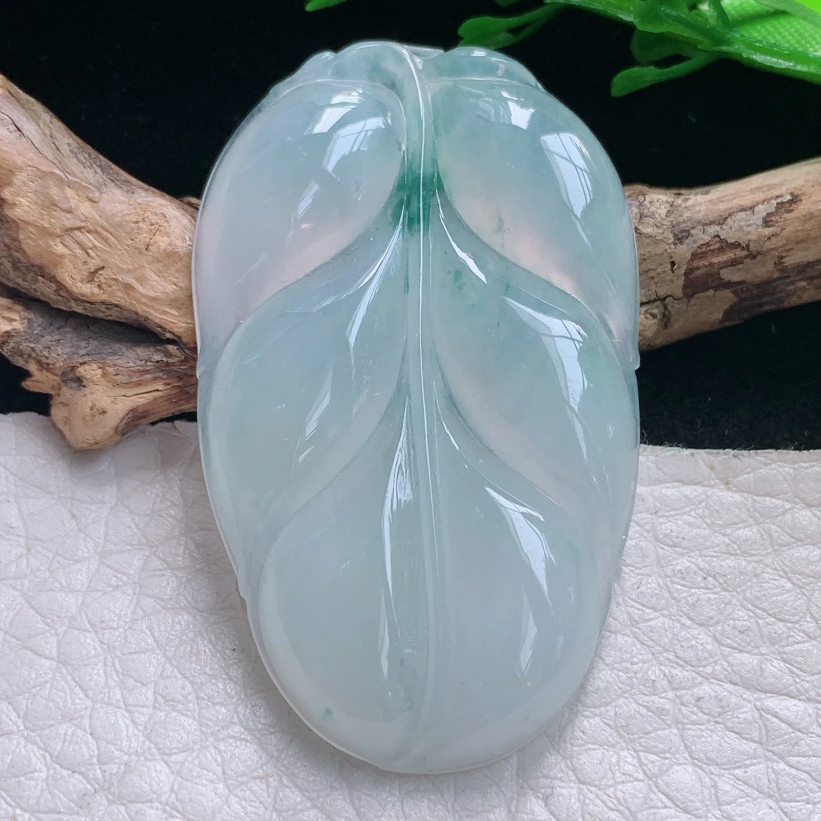 gp实拍46.3*28.5*5.5缅甸翡翠a货精雕冰飘花大业有成 树叶玉吊坠 玉挂件