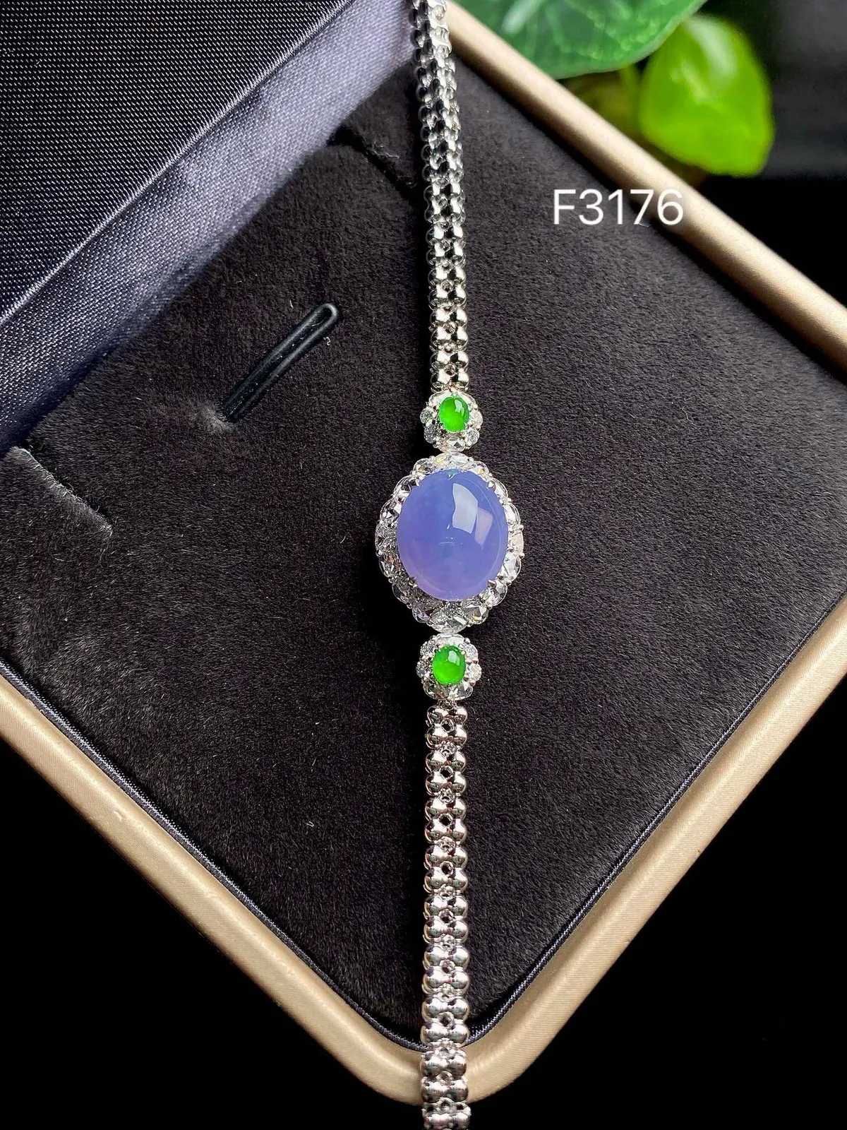 【冰种紫蛋面手链】种水很不错、细腻水润，形状很饱满，收藏品质，18K金钻镶嵌，裸石尺寸11*9.1*