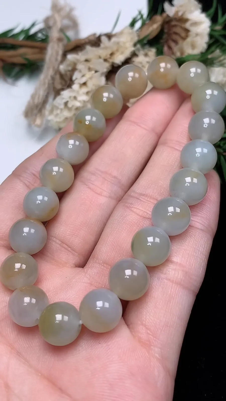 翡翠a货冰种飘黄翡圆珠手串，尺寸9.6-20颗，重量:29.48g