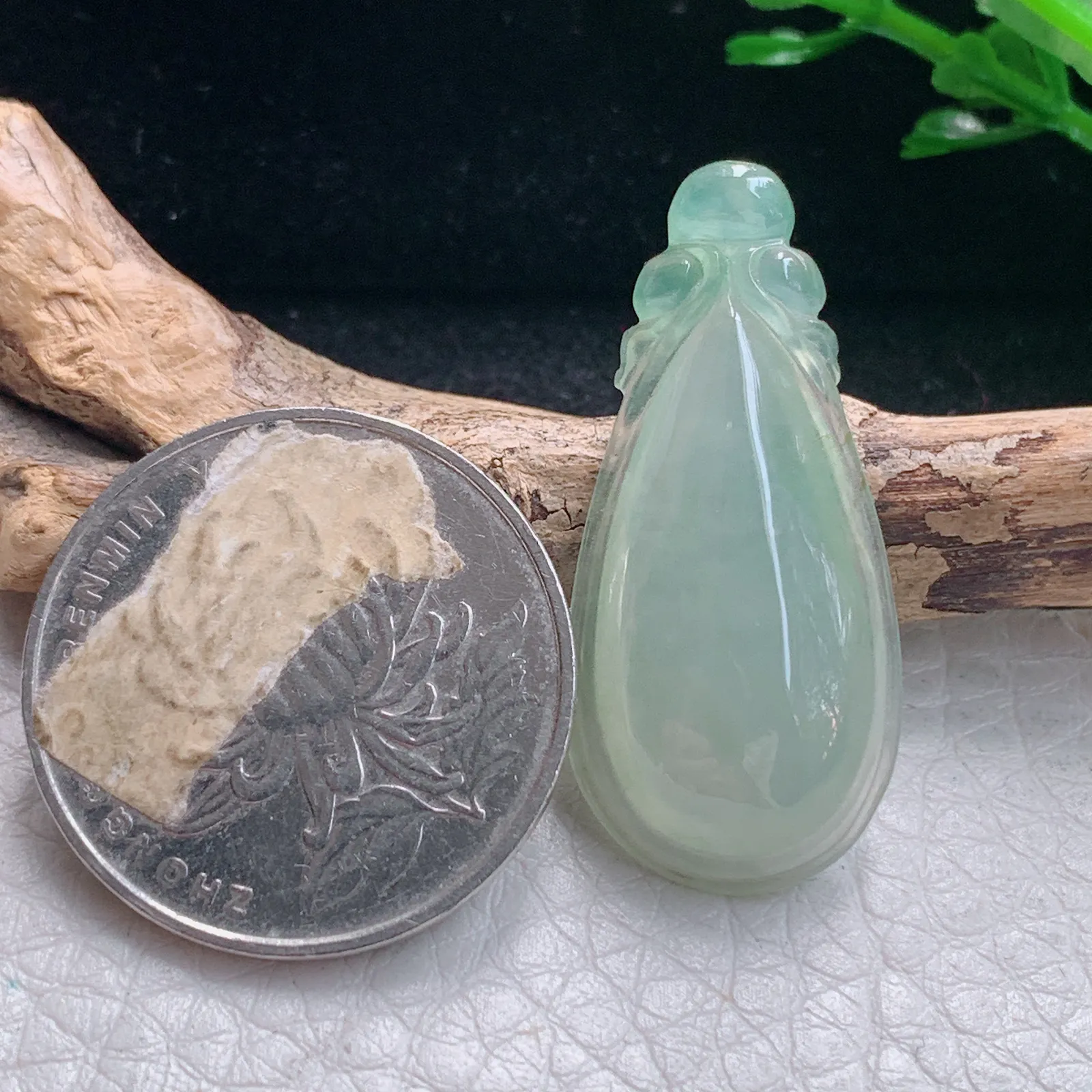 gp实拍33.5*15.5*6.2缅甸翡翠a货精雕冰晴水滴玉吊坠 玉挂件