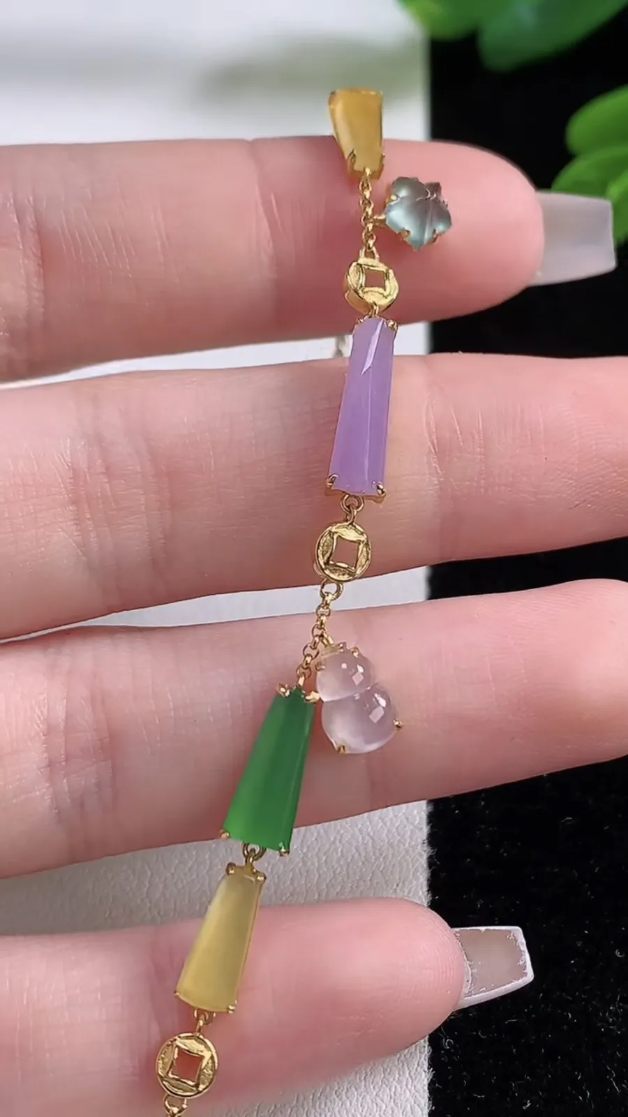 翡翠a货18K金冰种三彩满绿无事牌手链，尺寸12.4-3-3，重量:3.12g