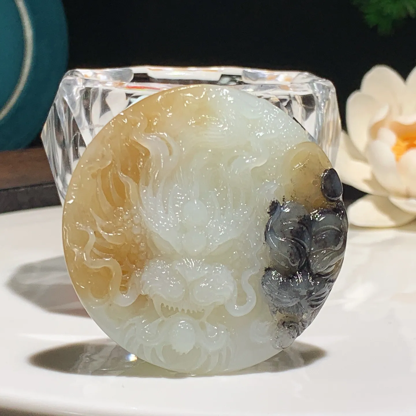 新疆和田玉且末糖青花龙佑一方皮带扣。尺寸52/17重51.2克。内径玉质细腻油润。手推出油。佩戴高端