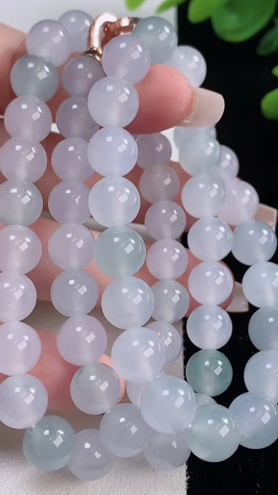 翡翠a货冰种飘花圆珠项链，尺寸8.2-61颗，重量:72.47g