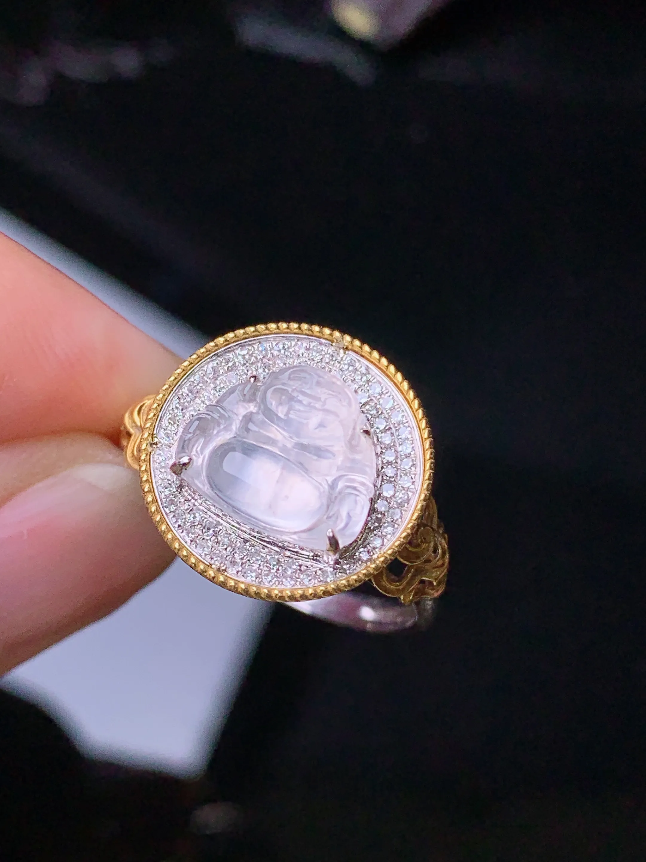 18k金钻镶嵌冰种佛公戒指 玉质细腻 色泽清新艳丽 圈口14 整体尺寸17.3*6.3