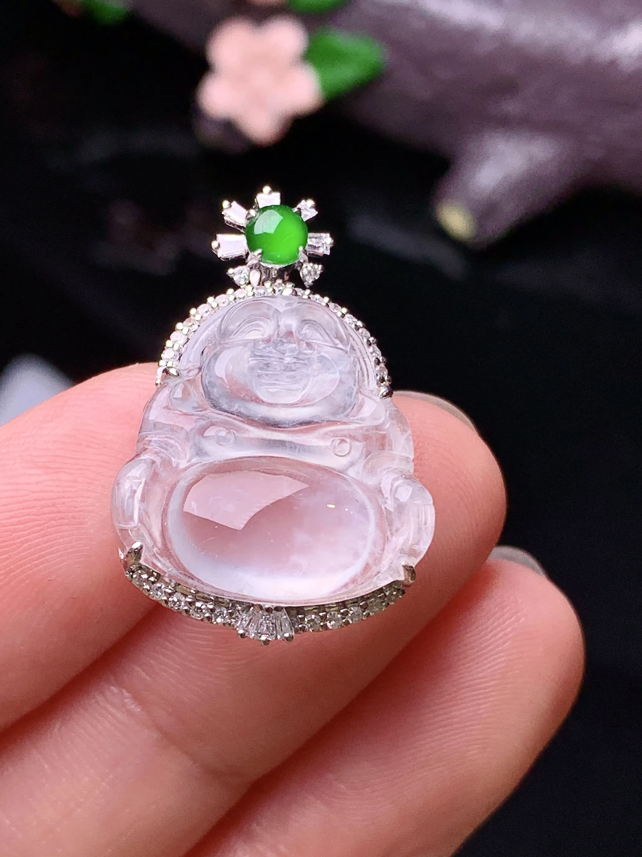 18k金钻镶嵌冰种佛公吊坠 玉质细腻 色泽清新艳丽 整体尺寸25.8*17*7.5