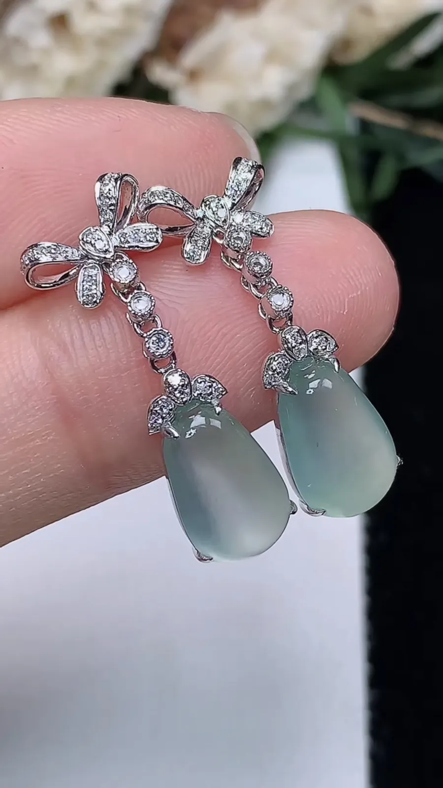 翡翠a货18k金冰种白冰福瓜耳坠，尺寸10.9-7-4，重量:2.84g