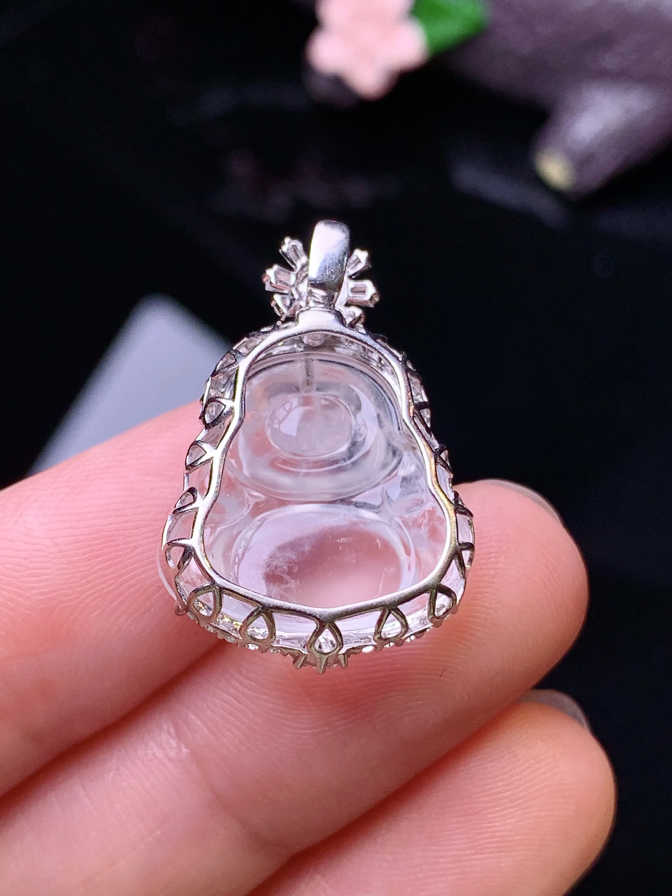 18k金钻镶嵌冰种佛公吊坠 玉质细腻 色泽清新艳丽 整体尺寸25.8*17*7.5