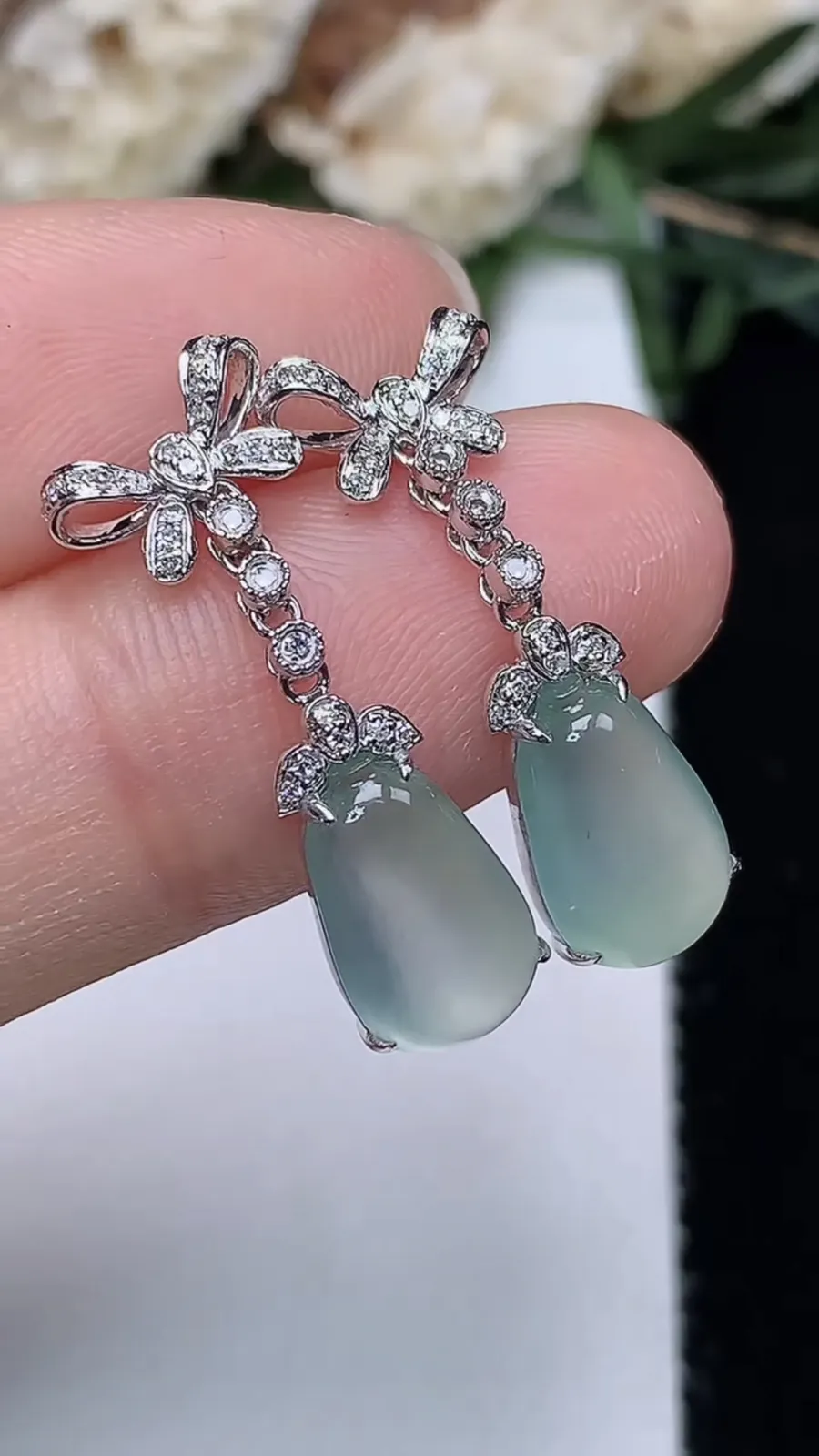 翡翠a货18k金冰种白冰福瓜耳坠，尺寸10.9-7-4，重量:2.84g