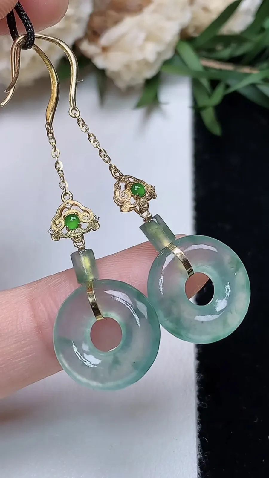 翡翠a货18k金冰种飘花平安环耳坠，尺寸13.4-3，重量:2.84g