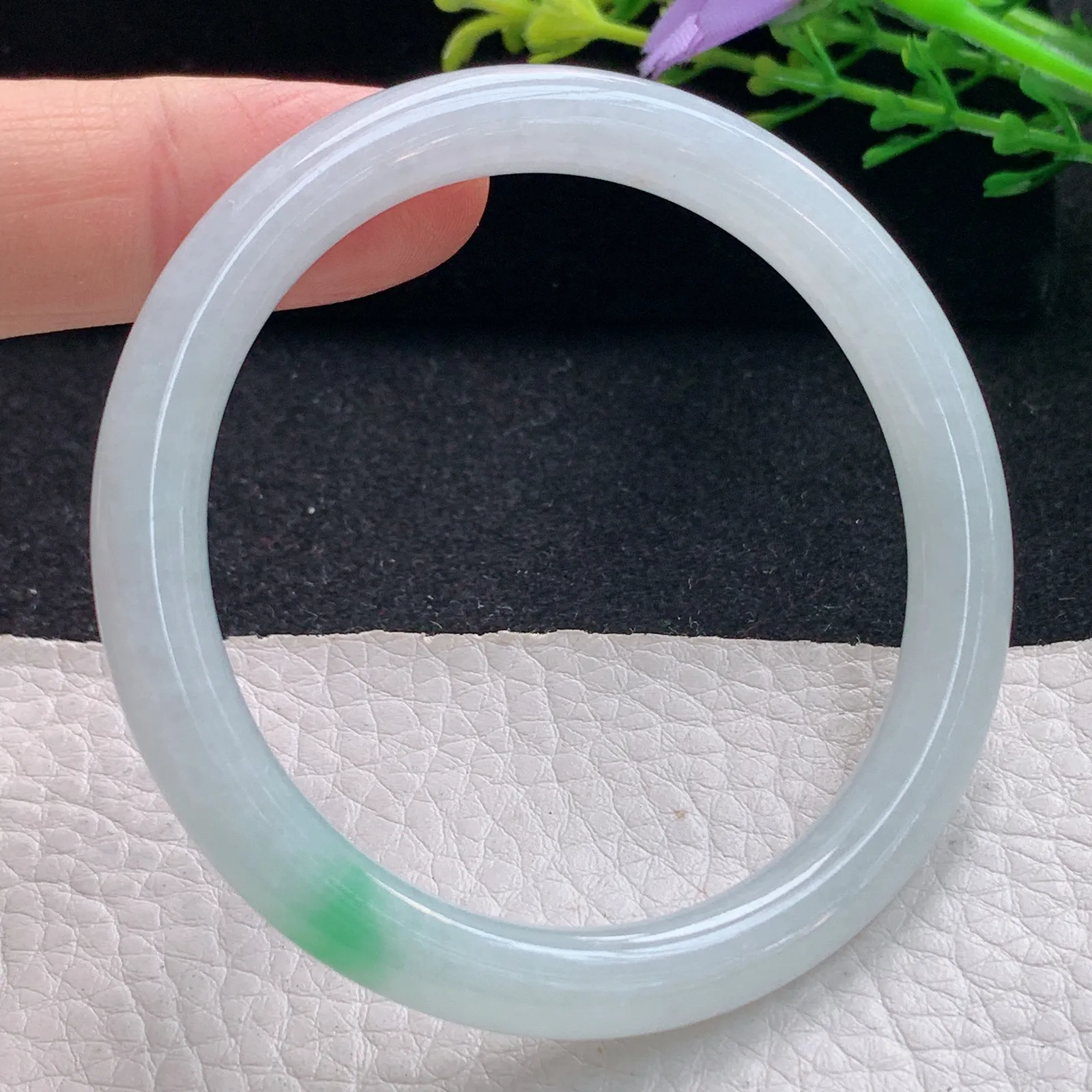 n小圈口51.5*6.8*7.2美人镯 翡翠a货玉手镯飘绿圆条珠宝玉手环