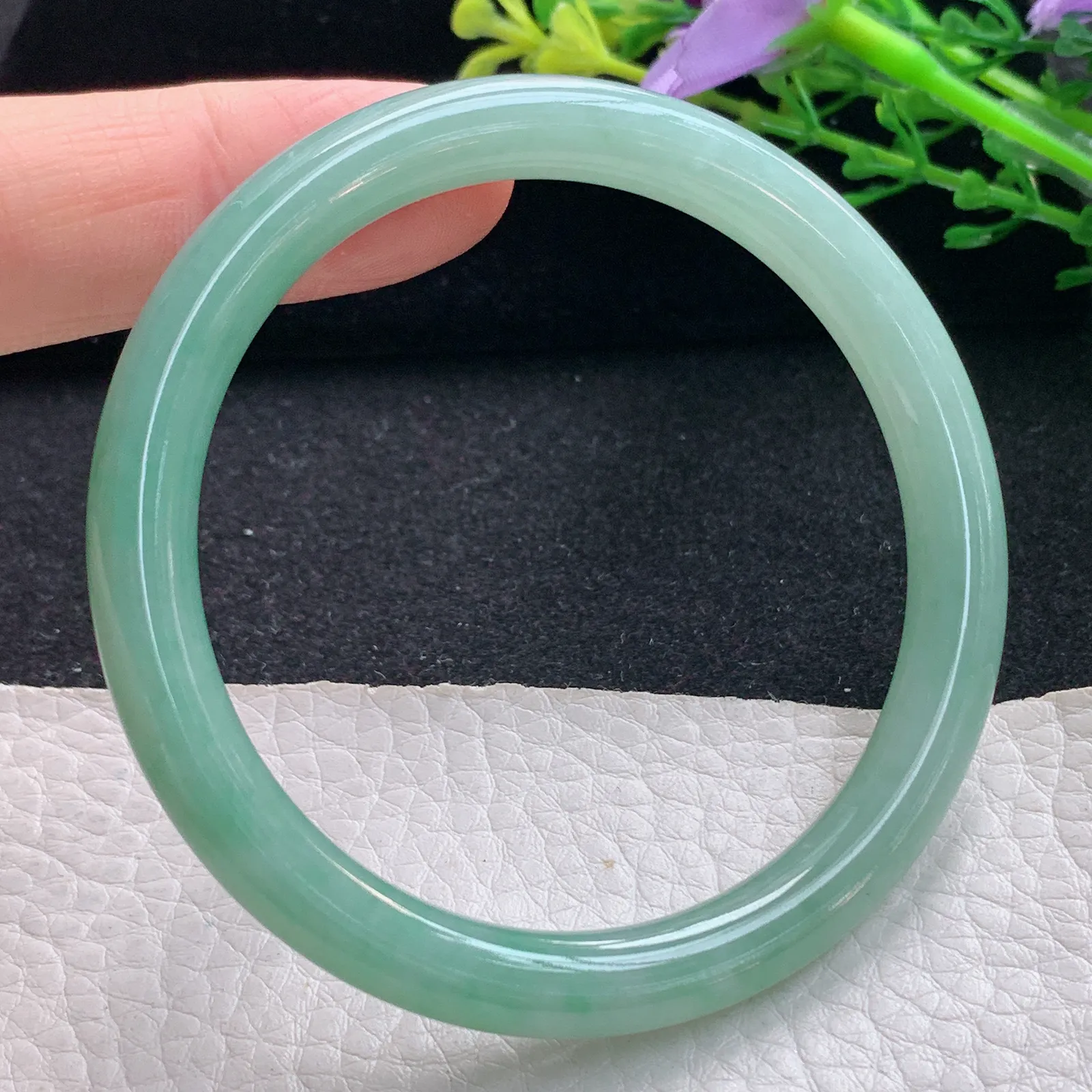 n自然光54*7*7.2叮当镯 翡翠a货玉手镯满绿圆条珠宝玉手环 美人镯