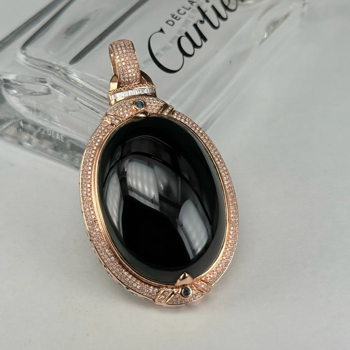 精品豪镶墨翠大蛋面吊坠 种好色正 黑度极好 打灯通透 油性十足 尺寸62.7