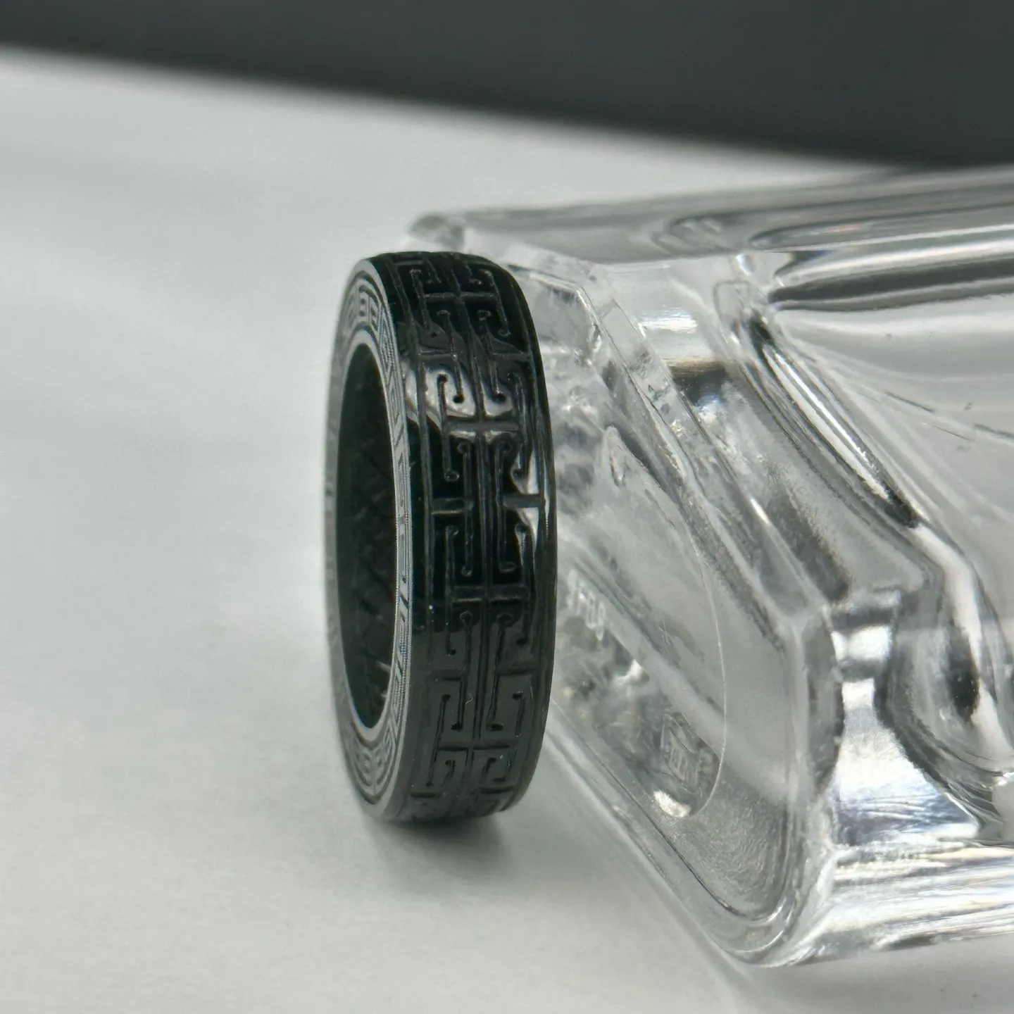 精品墨翠指环 纯手工雕刻 种好色正 黑度极好 打灯通透 油性十足