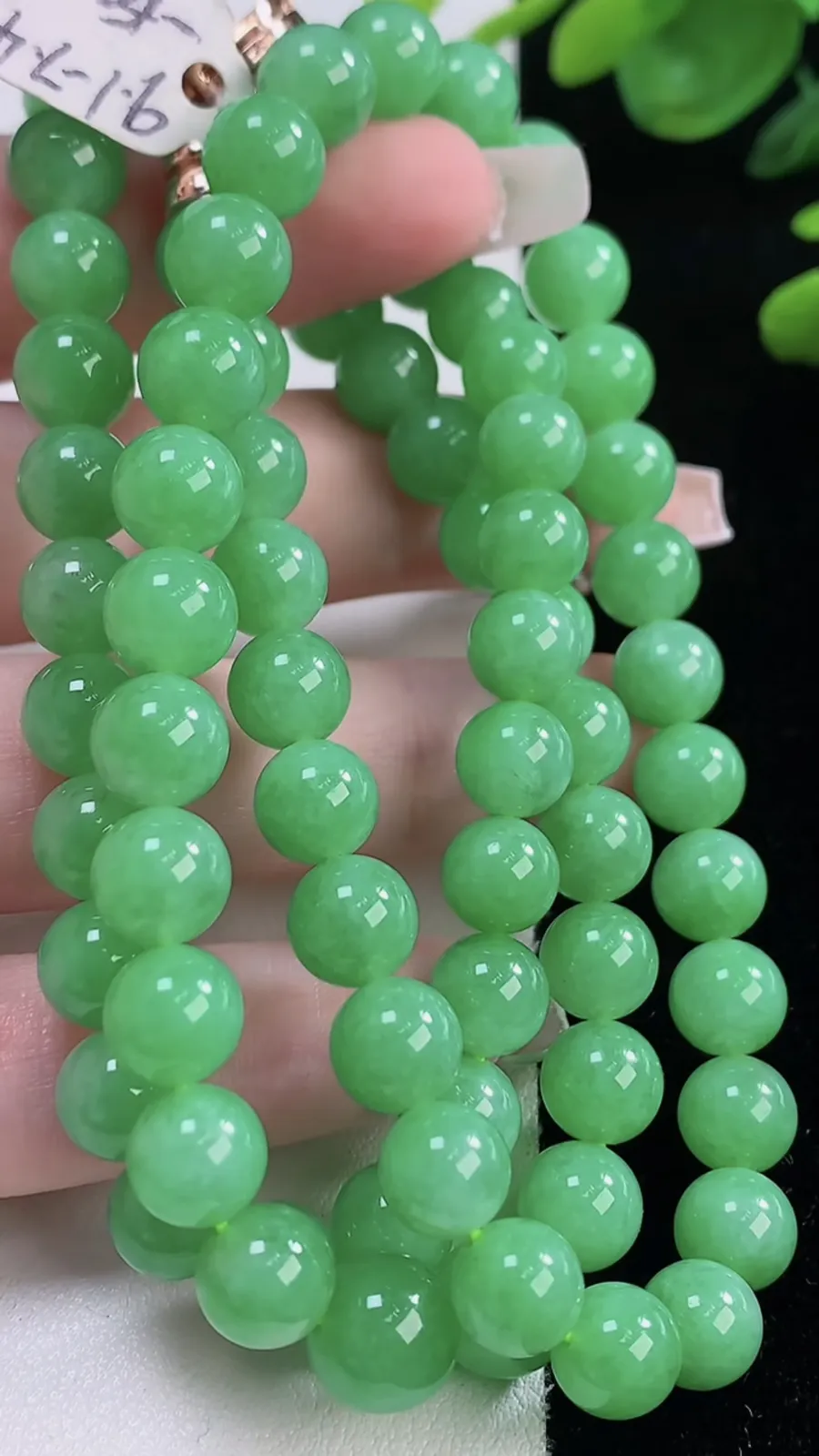 翡翠a货满绿圆珠项链，尺寸9-75颗，重量:65.31g