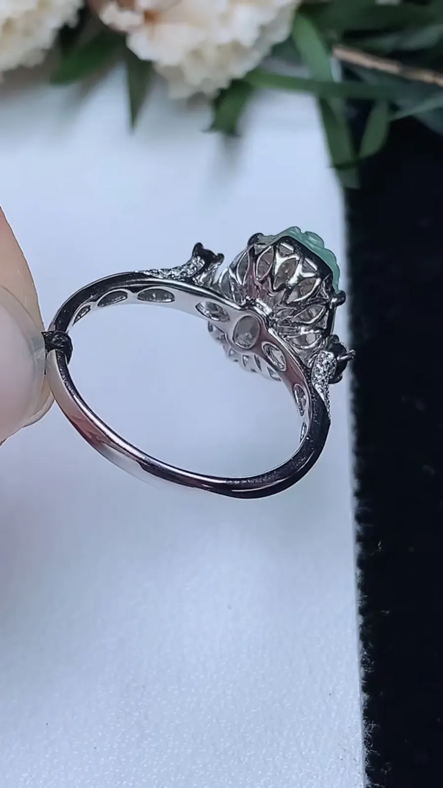 翡翠a货18k金冰种飘阳绿貔貅戒指，尺寸17.3-11.2-9.3，重量:3.00g