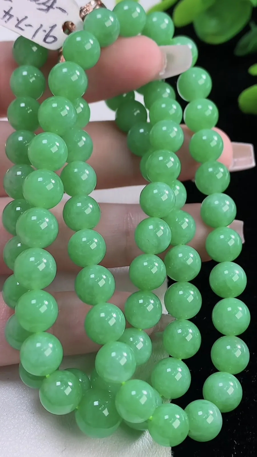 翡翠a货满绿圆珠项链，尺寸9-75颗，重量:65.31g
