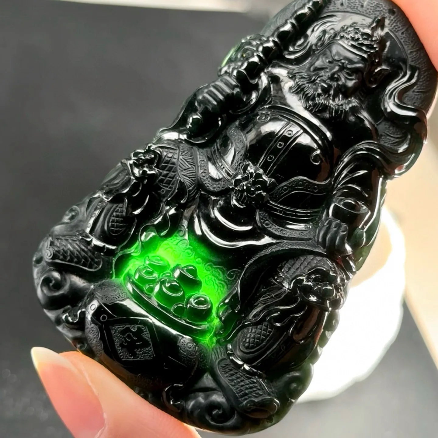 精品墨翠财神爷 赵公明 种好色正 黑度极好 打灯通透 油性十足 尺寸70.2