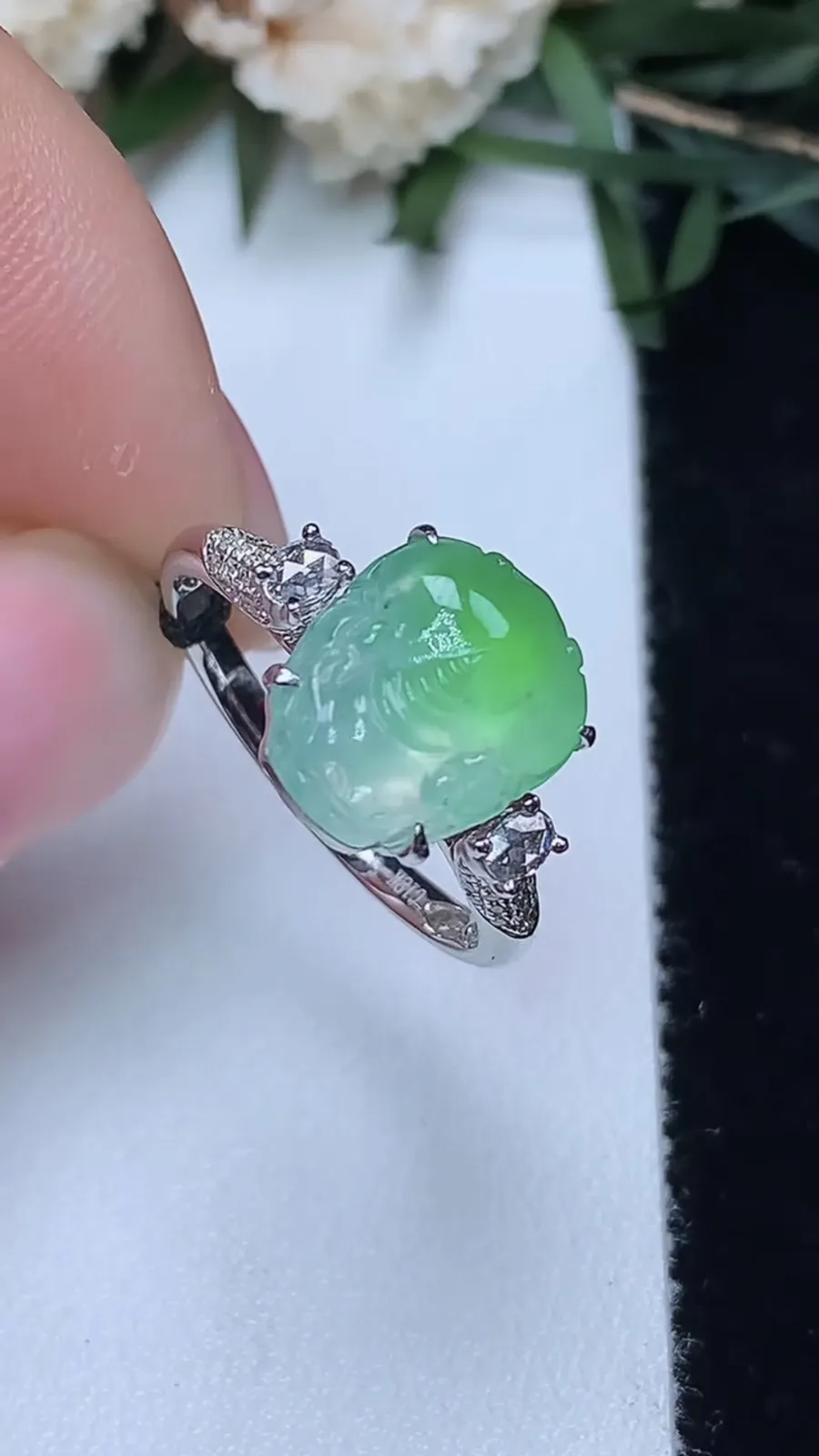 翡翠a货18k金冰种飘阳绿貔貅戒指，尺寸17.3-11.2-9.3，重量:3.00g