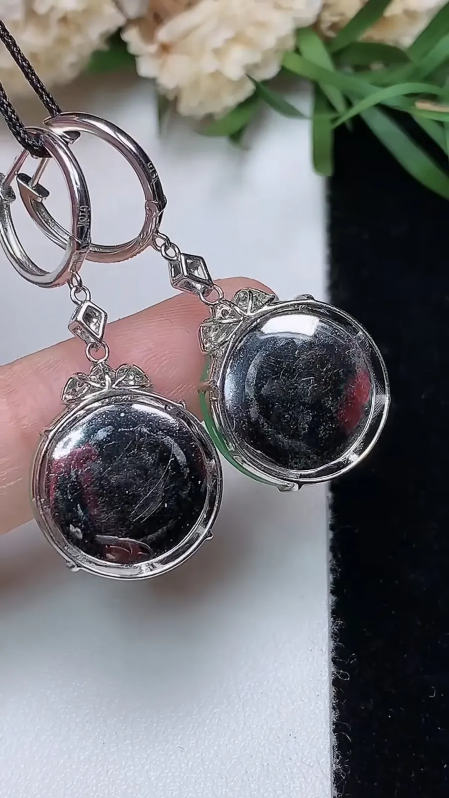 翡翠a货18k金满绿平安扣耳坠，尺寸14.4-5.6，重量:7.31g