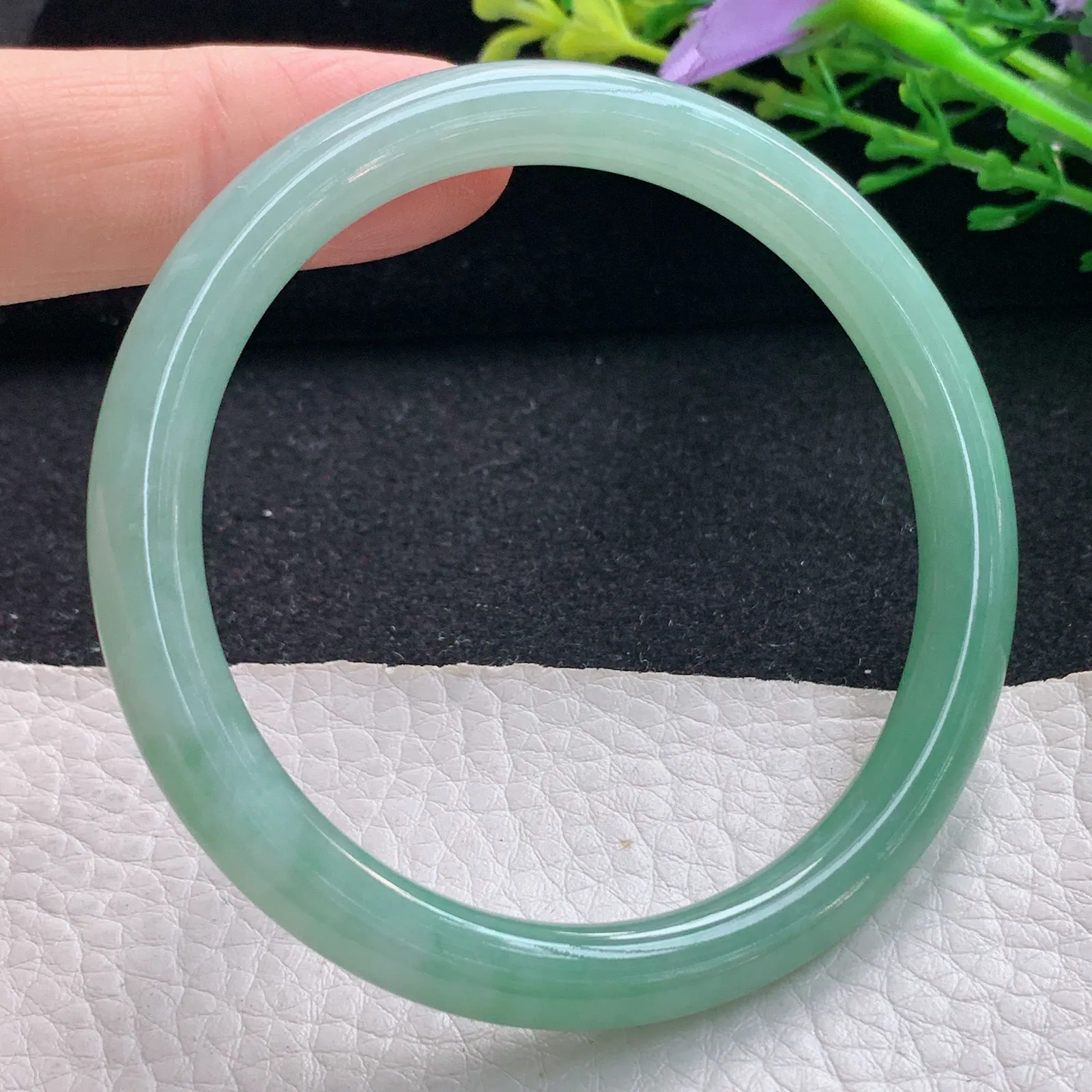 n自然光54*7*7.2叮当镯 翡翠a货玉手镯满绿圆条珠宝玉手环 美人镯