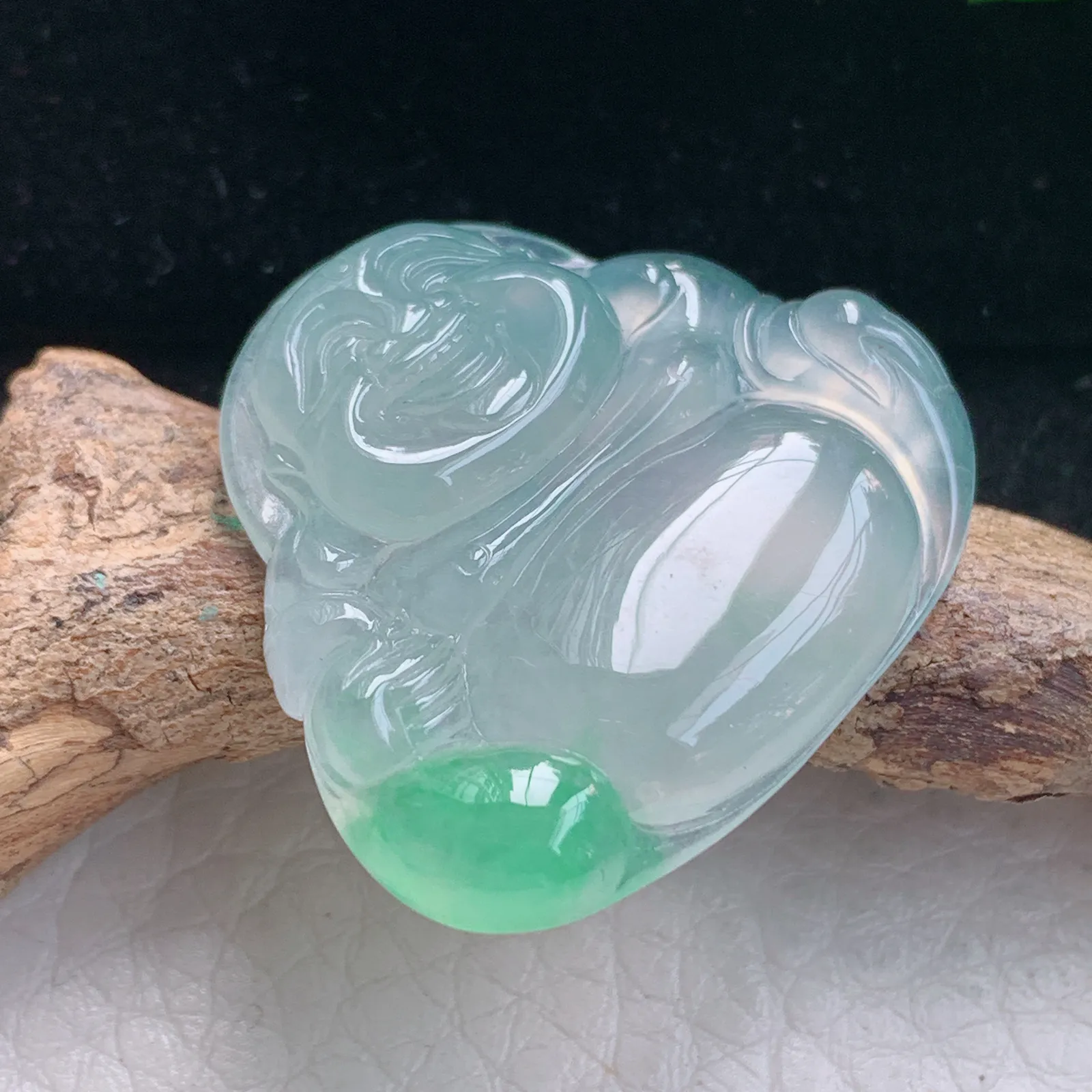 gp实拍27.2*31.2*5缅甸翡翠a货精雕冰种开心佛 弥勒佛玉吊坠 玉挂件