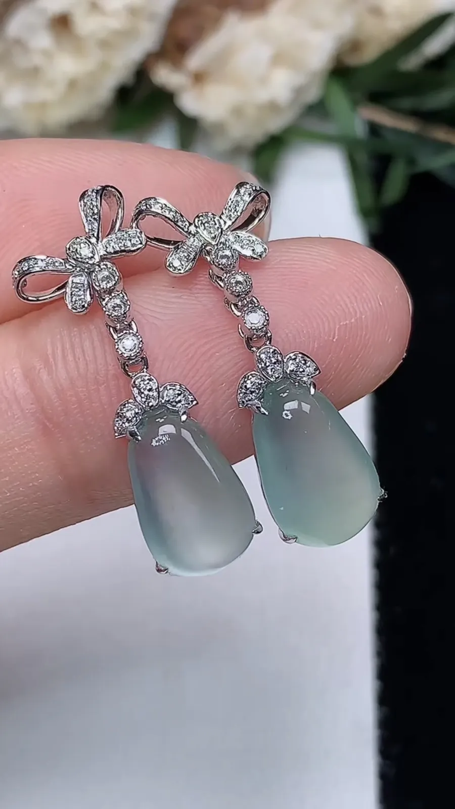 翡翠a货18k金冰种白冰福瓜耳坠，尺寸10.9-7-4，重量:2.84g