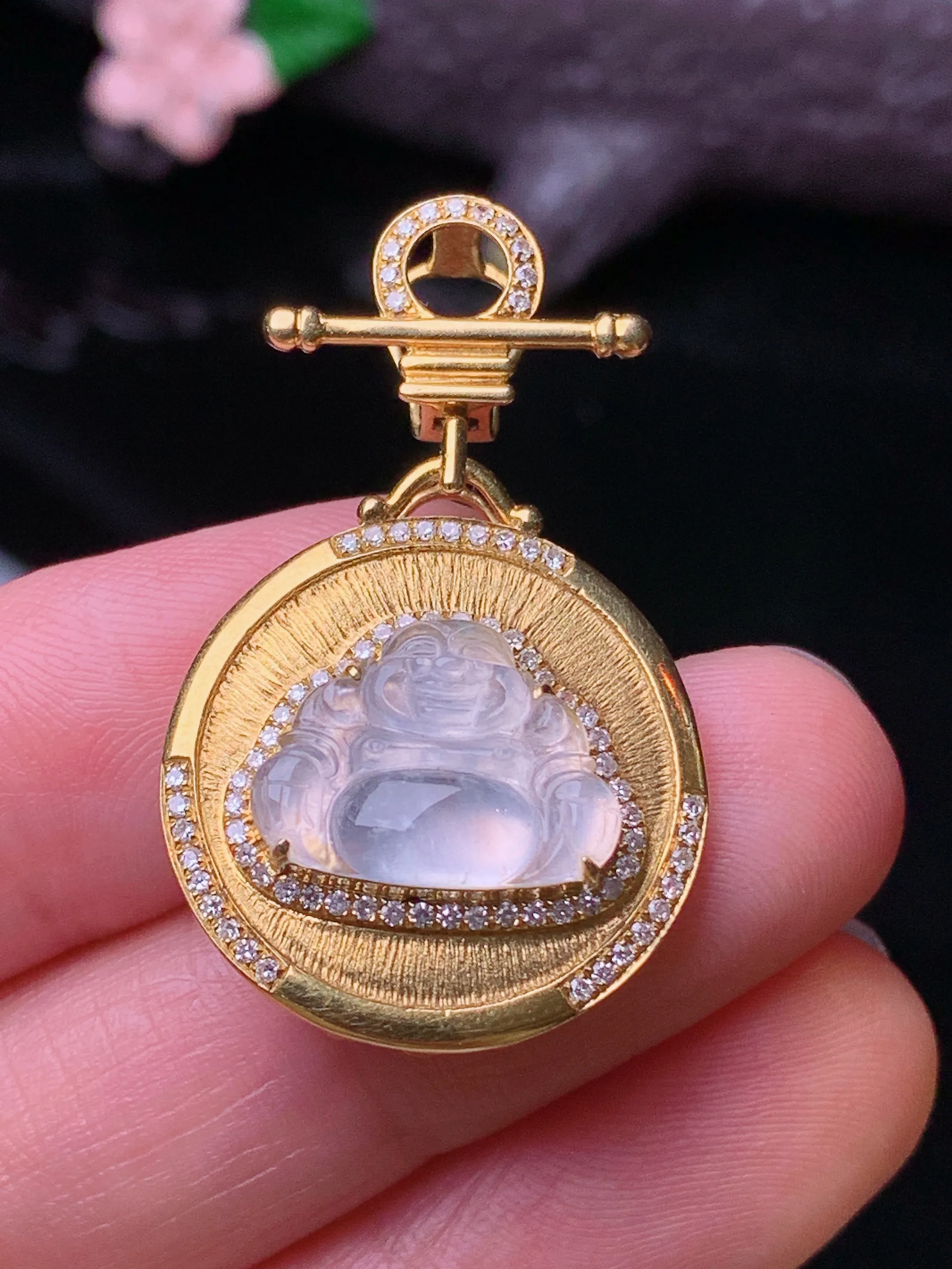 18k金钻镶嵌冰种佛公吊坠 玉质细腻 色泽清新艳丽 整体尺寸33.3*20.6*7.2