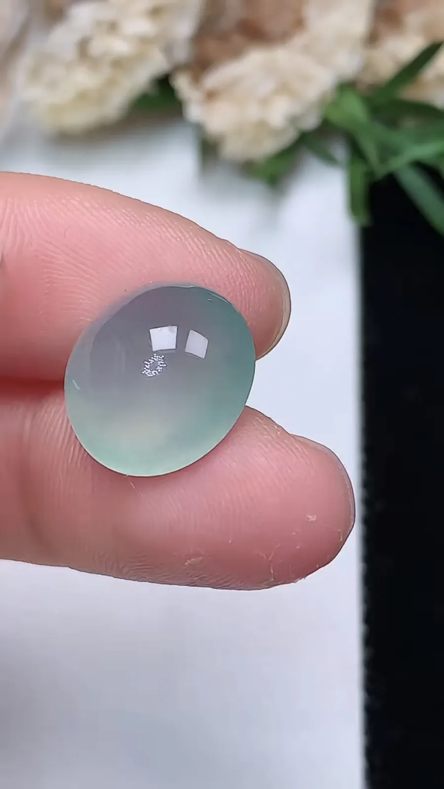 翡翠a货冰种晴水绿蛋面镶嵌件，尺寸13.3-12.6-7.6，重量:2.04g