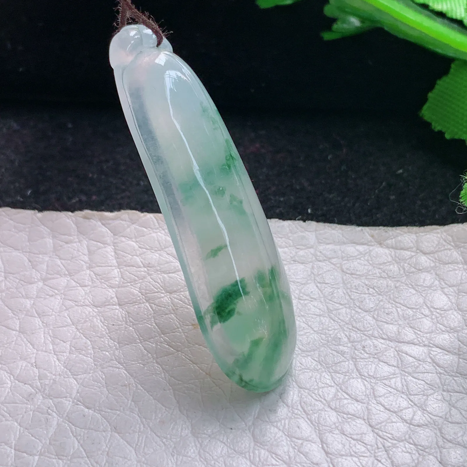 gp实拍34.2*14.8*6缅甸翡翠a货精雕冰飘花福瓜玉吊坠 玉挂件