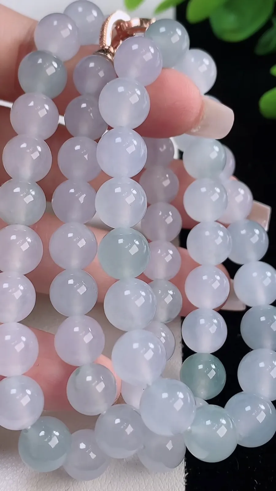 翡翠a货冰种飘花圆珠项链，尺寸8.2-61颗，重量:72.47g